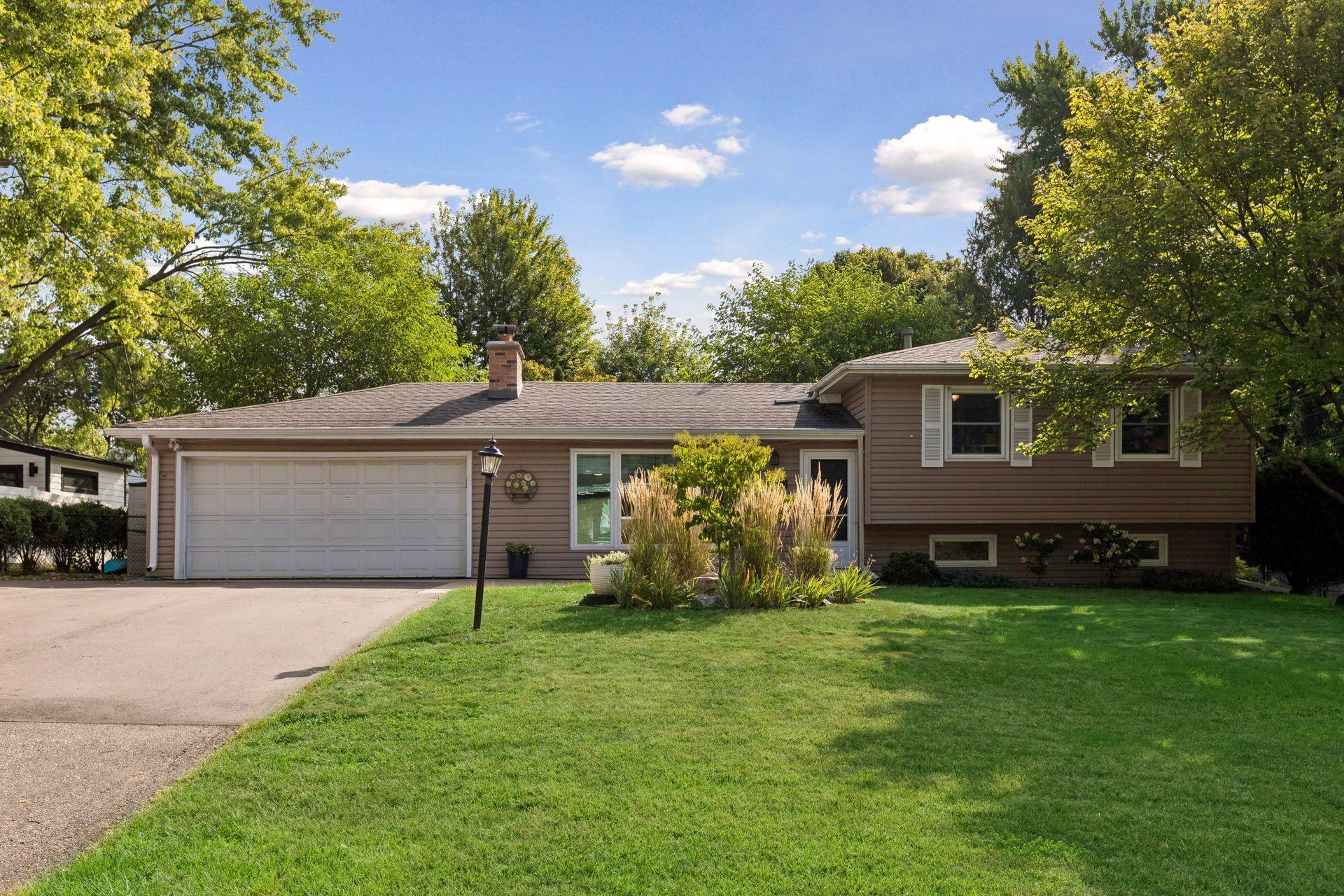 2230 Decatur Ave N, Golden Valley, MN 55427