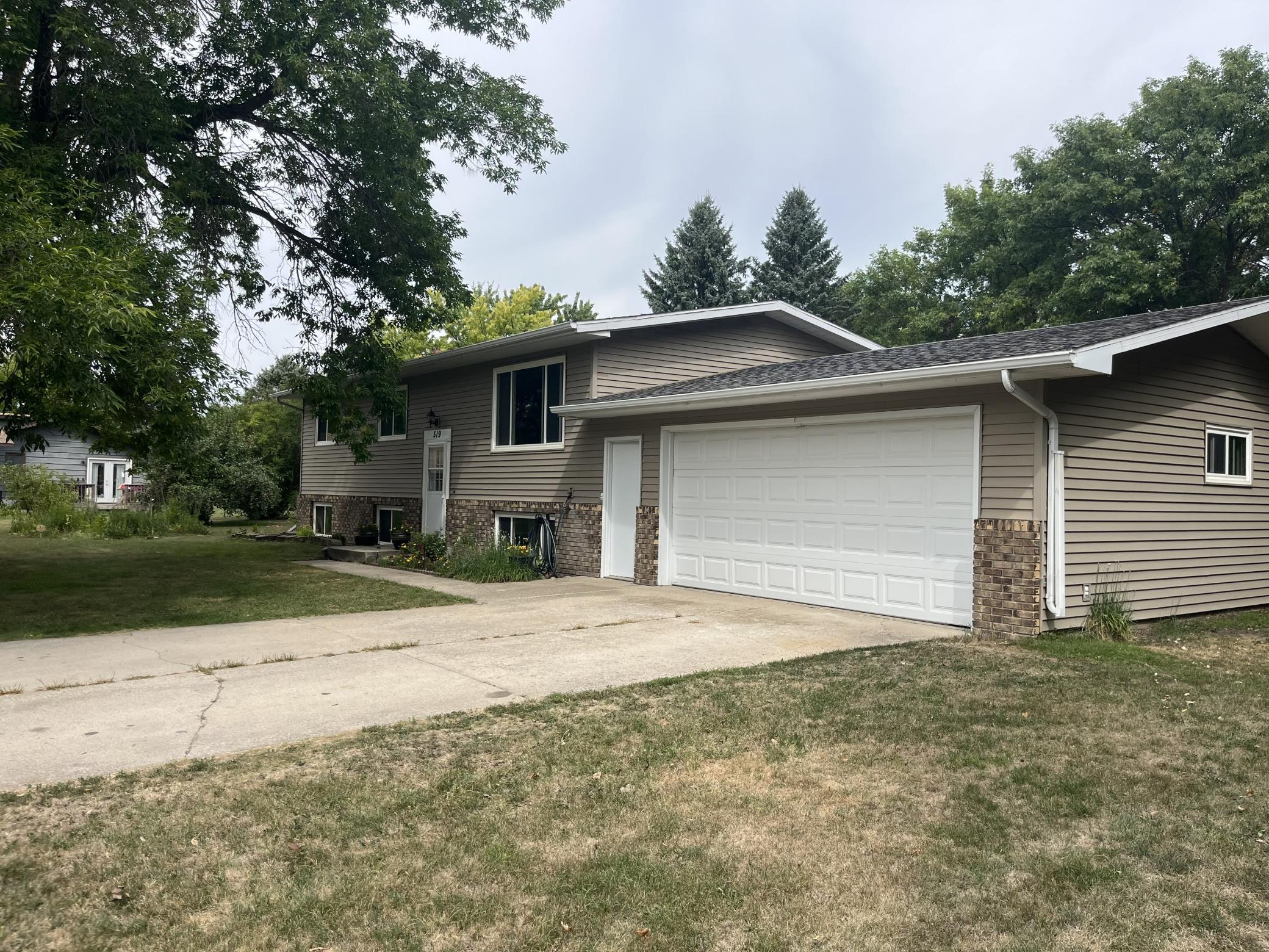 519 1st Ave SE, Rothsay, MN 56579
