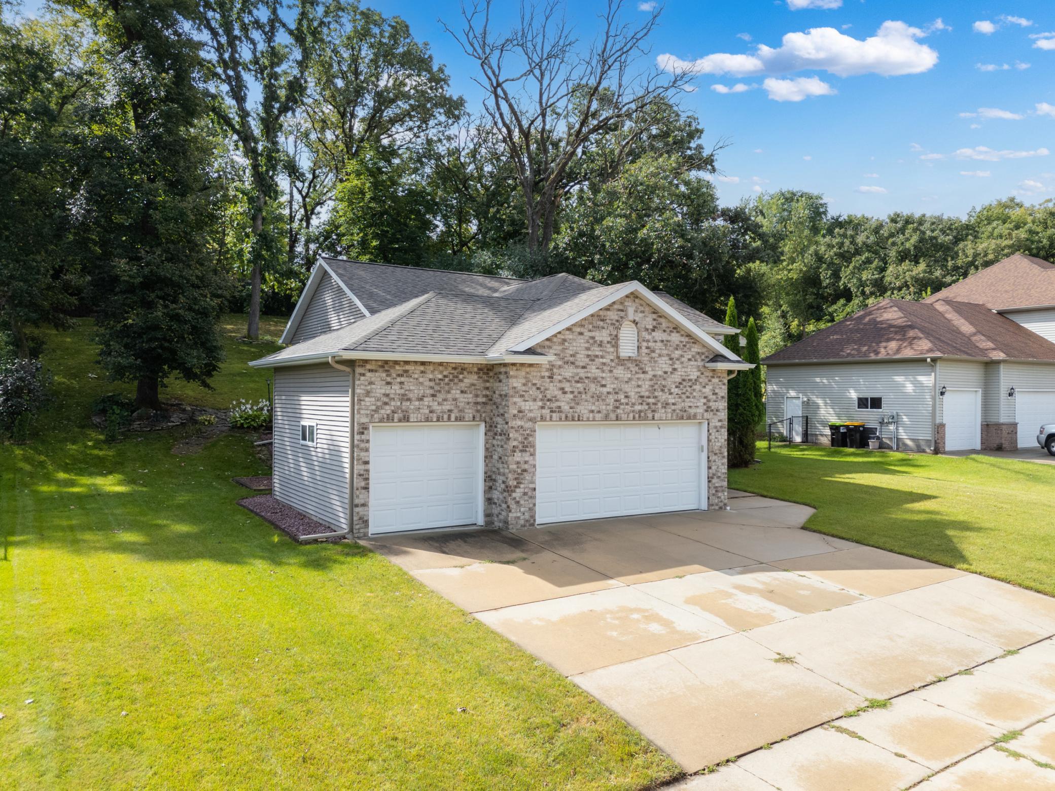 816 Southern Woods Pl SW, Rochester, MN 55902