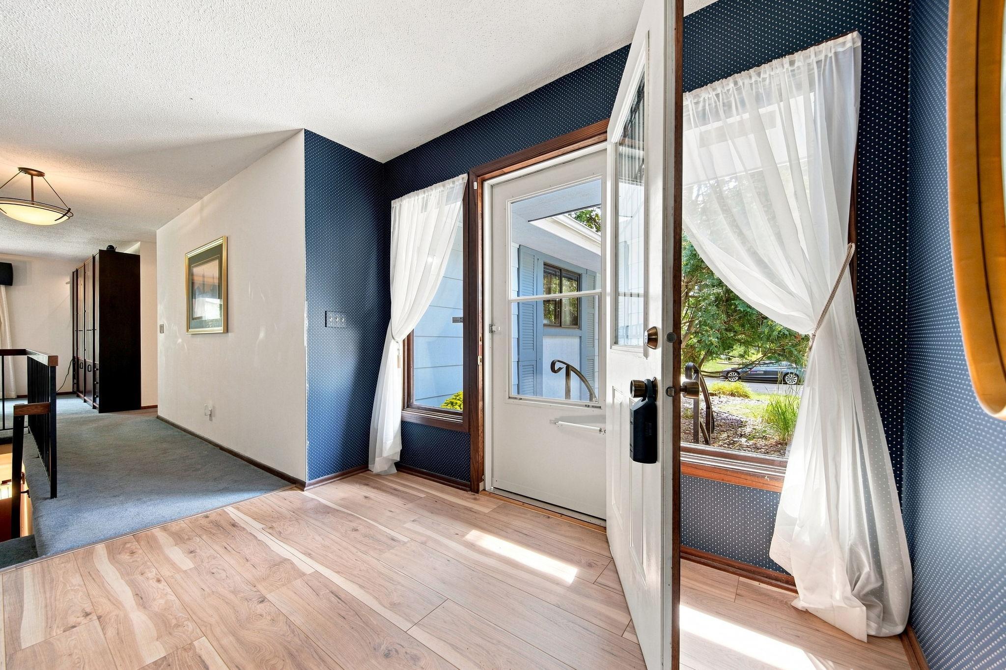 10900 Hyland Ter, Eden Prairie, MN 55344