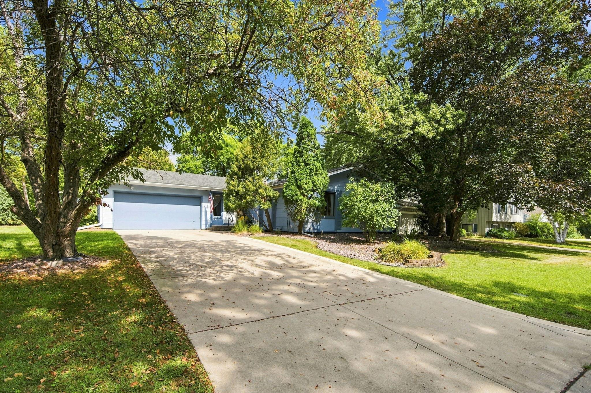 10900 Hyland Ter, Eden Prairie, MN 55344