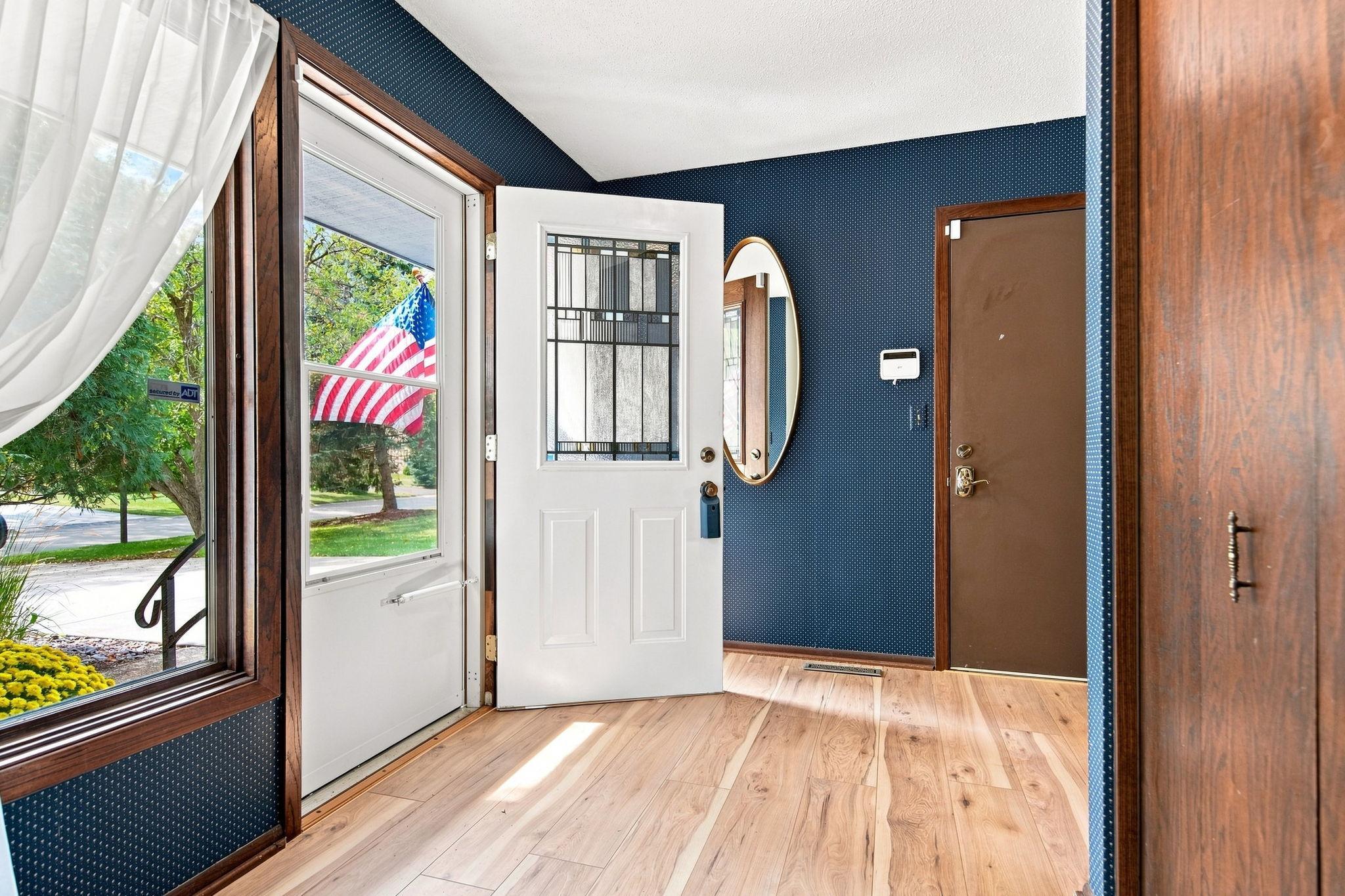10900 Hyland Ter, Eden Prairie, MN 55344
