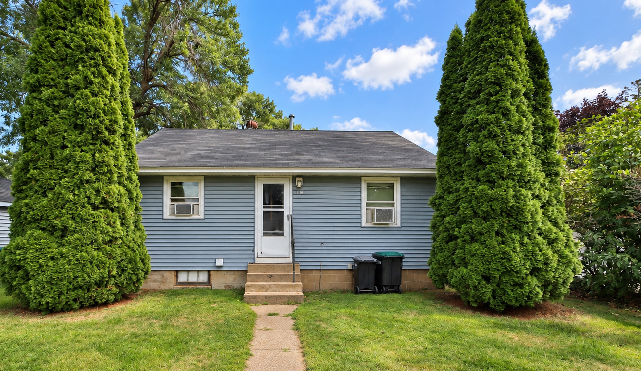 308 4th St NW, Little Falls, MN 56345