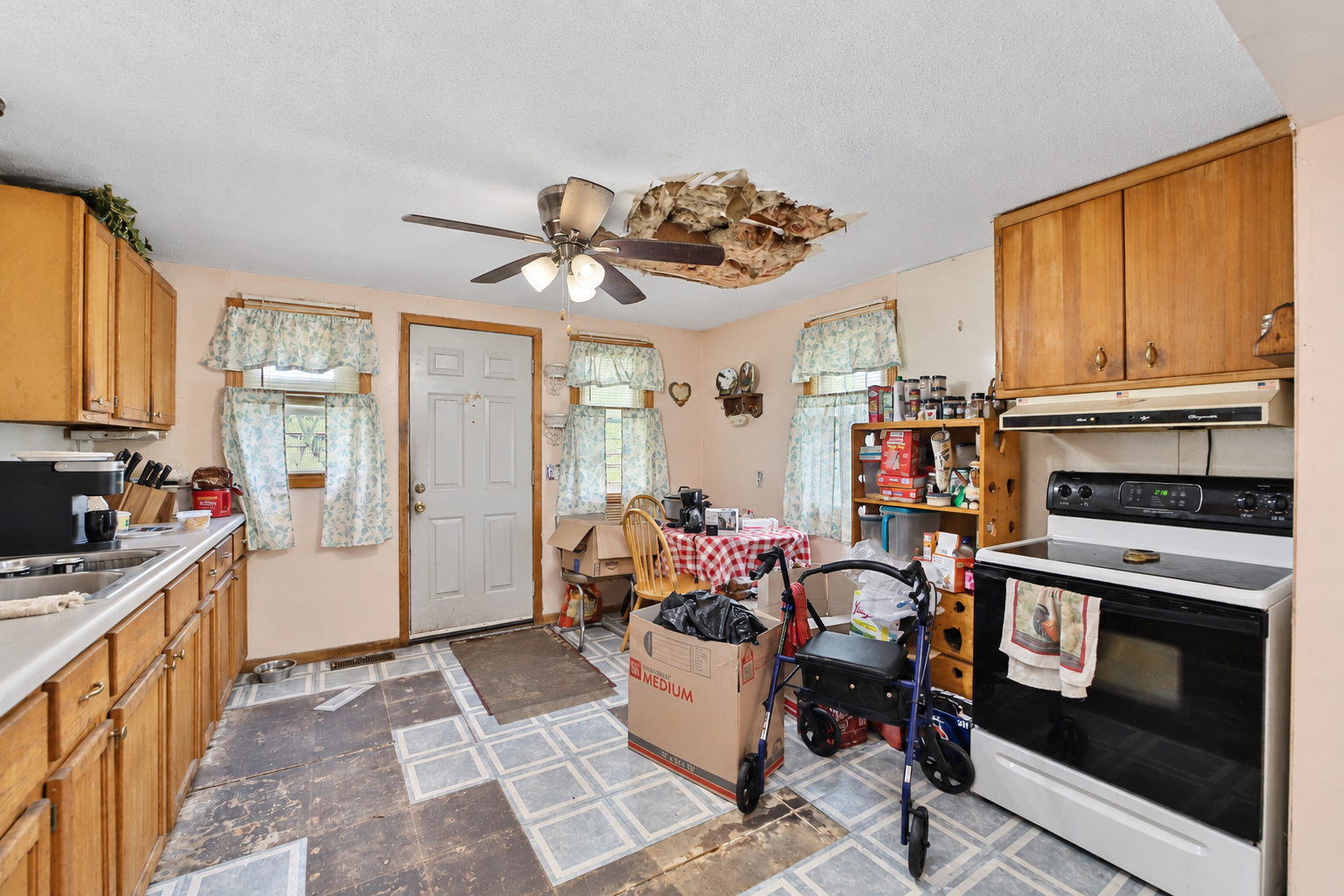 308 4th St NW, Little Falls, MN 56345