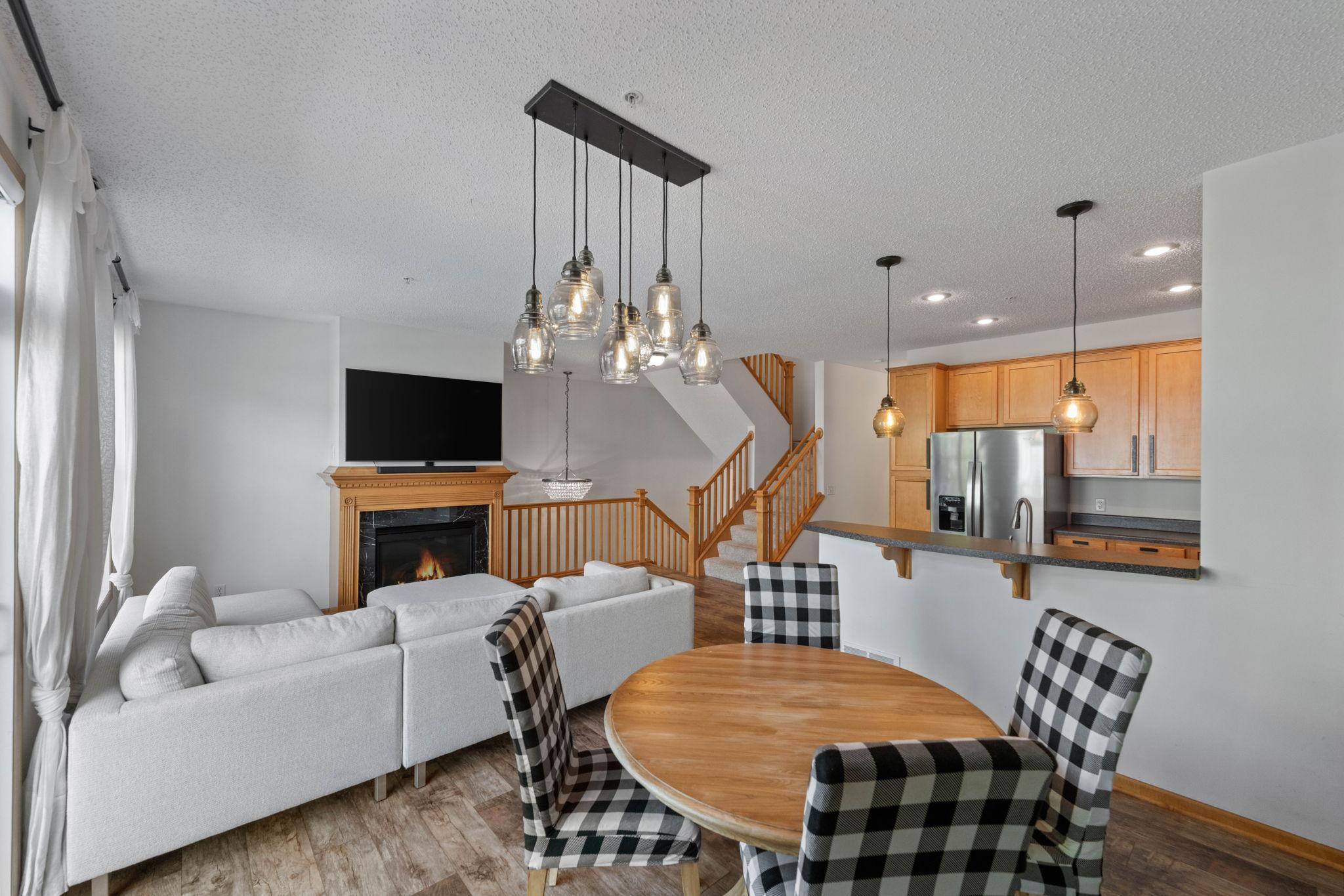 15593 Early Bird Cir #307, Apple Valley, MN 55124