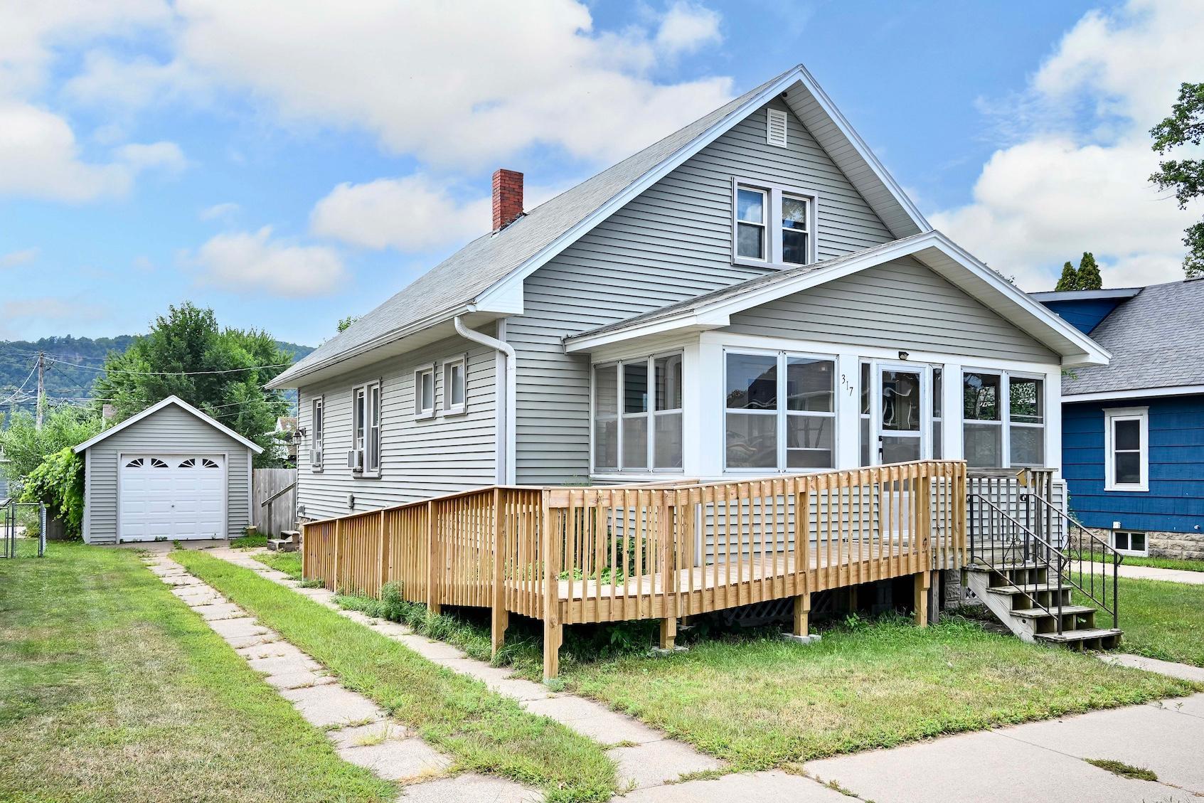 317 E Howard St, Winona, MN 55987