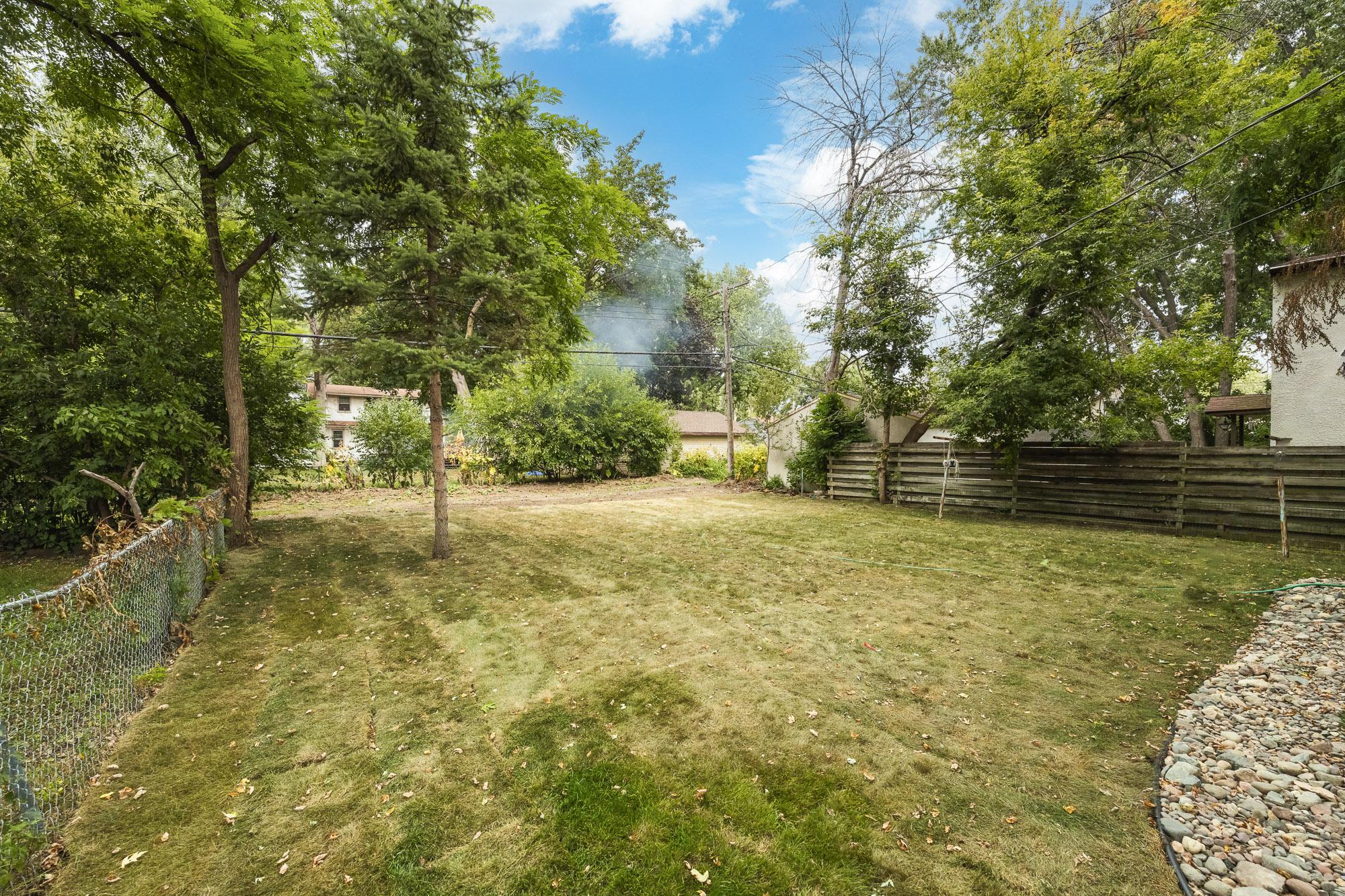 2715 17th Ave E, North Saint Paul, MN 55109