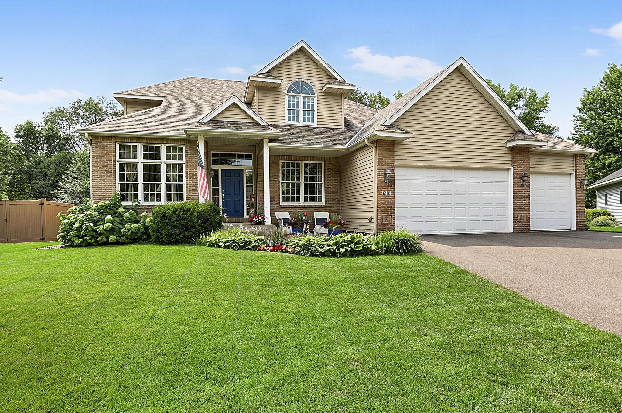 1210 Millstone Ct, Saint Cloud, MN 56303