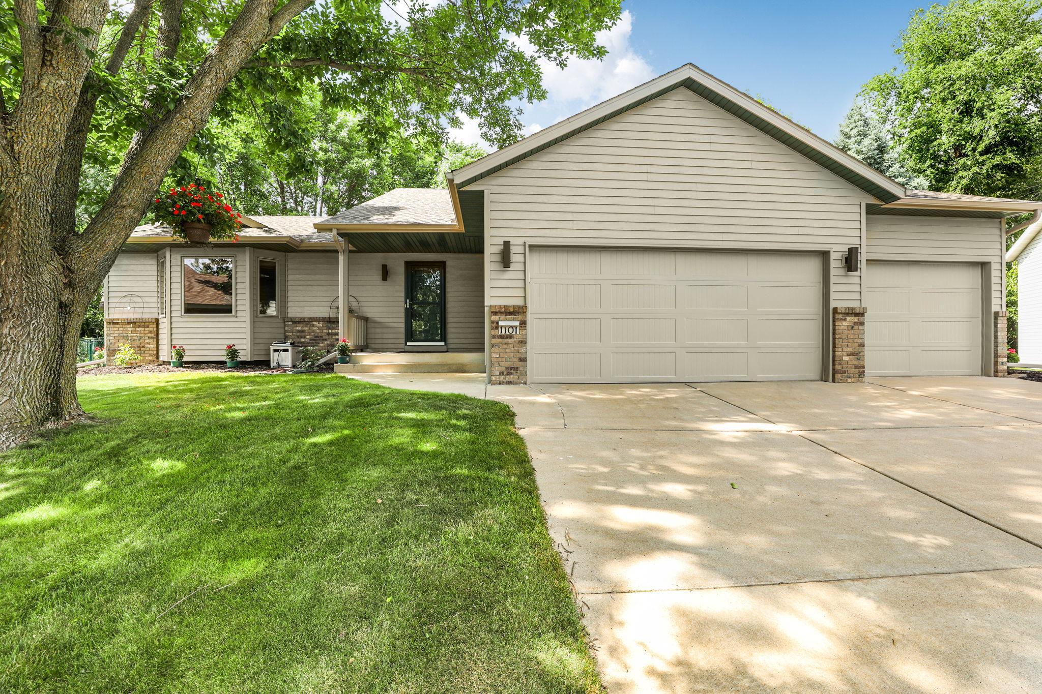 1101 Summit Way, Sauk Rapids, MN 56379