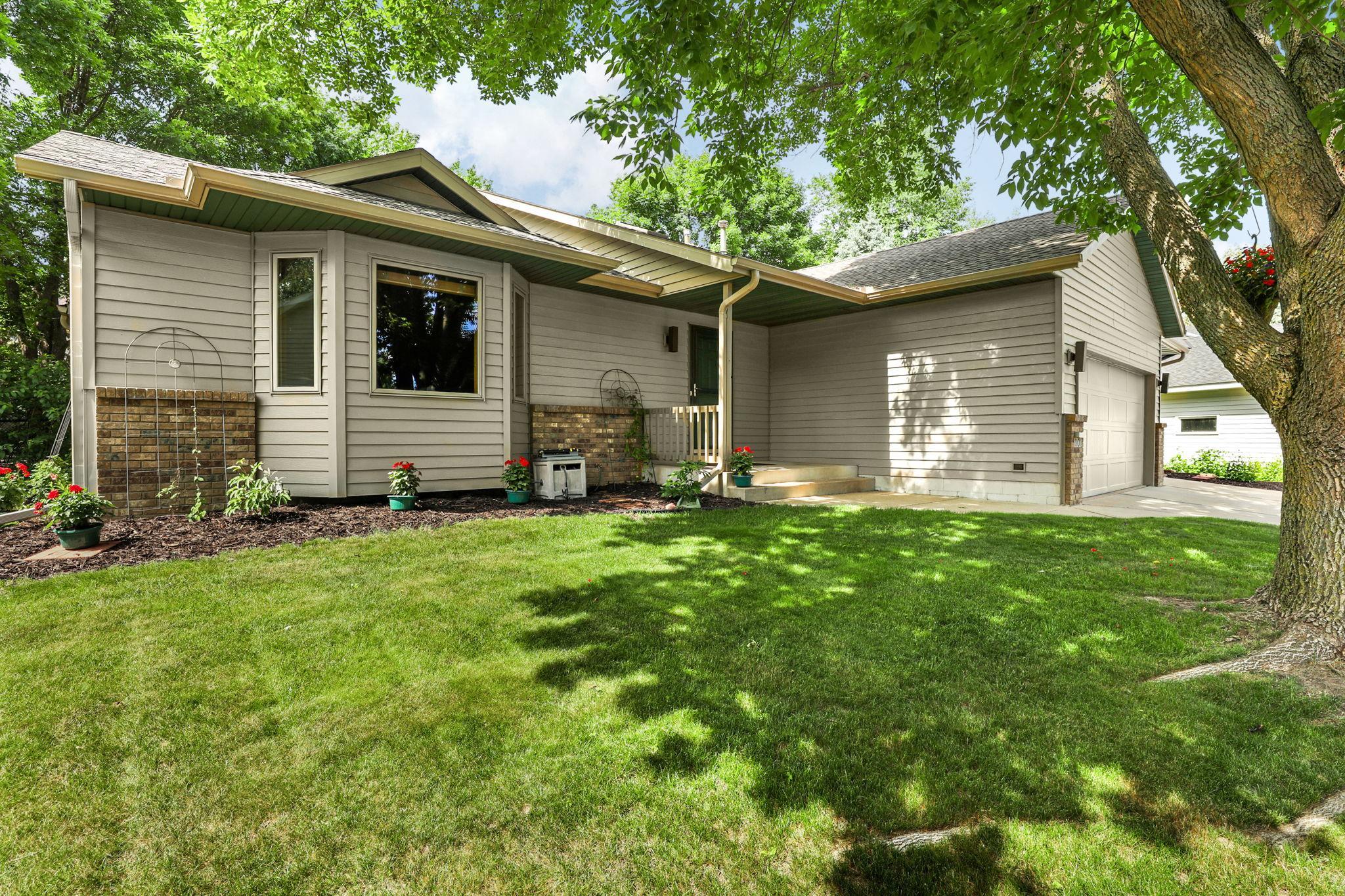 1101 Summit Way, Sauk Rapids, MN 56379
