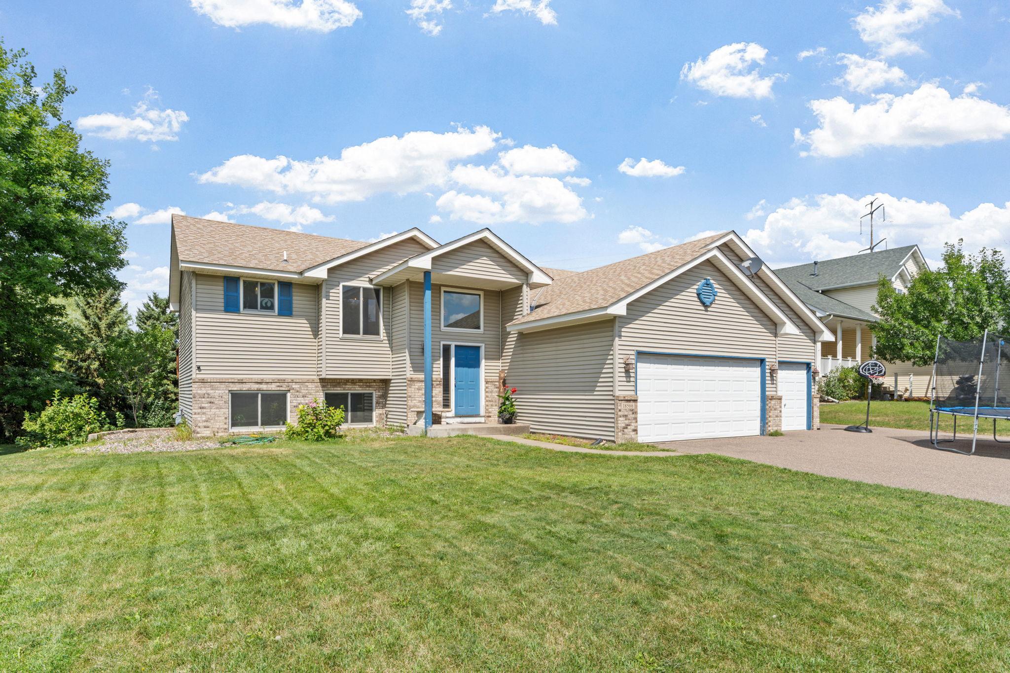 18566 96th Pl N, Maple Grove, MN 55311
