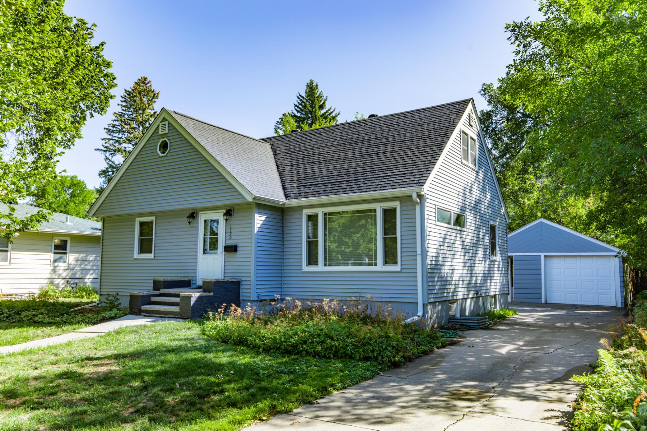 1320 5th St S, Moorhead, MN 56560