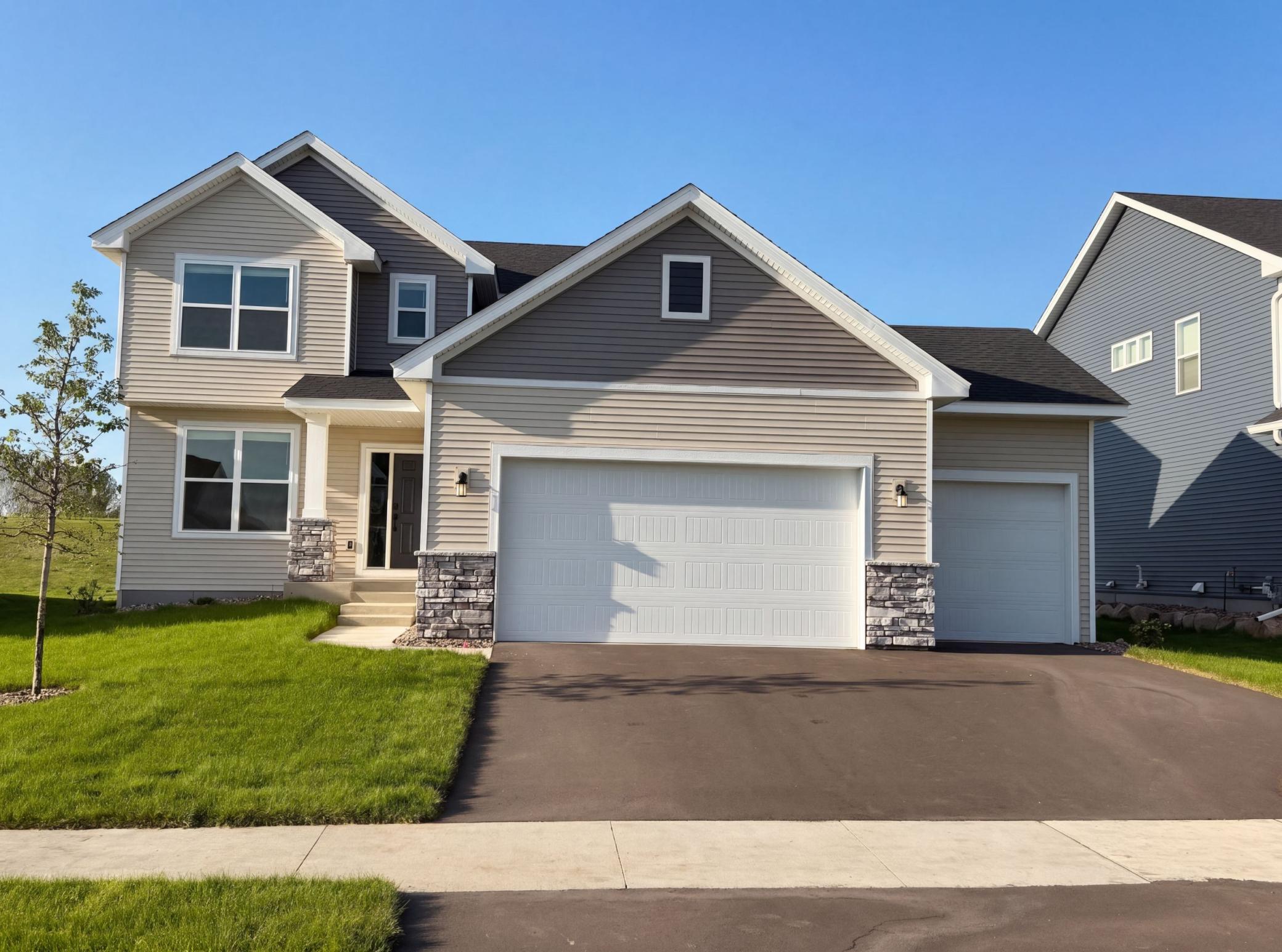 1577 Upper 141st St E, Rosemount, MN 55068