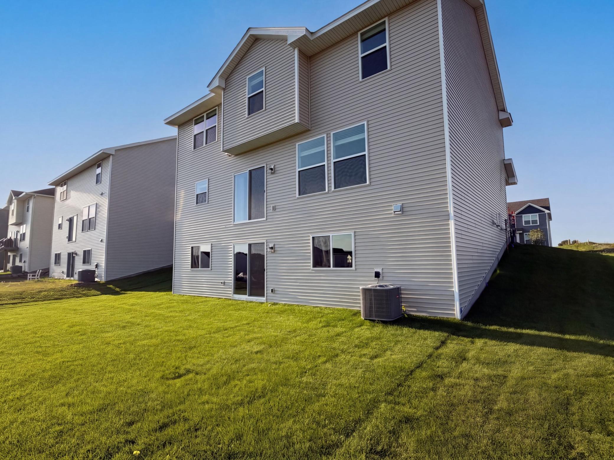 1750 Upper 141st St E, Rosemount, MN 55068