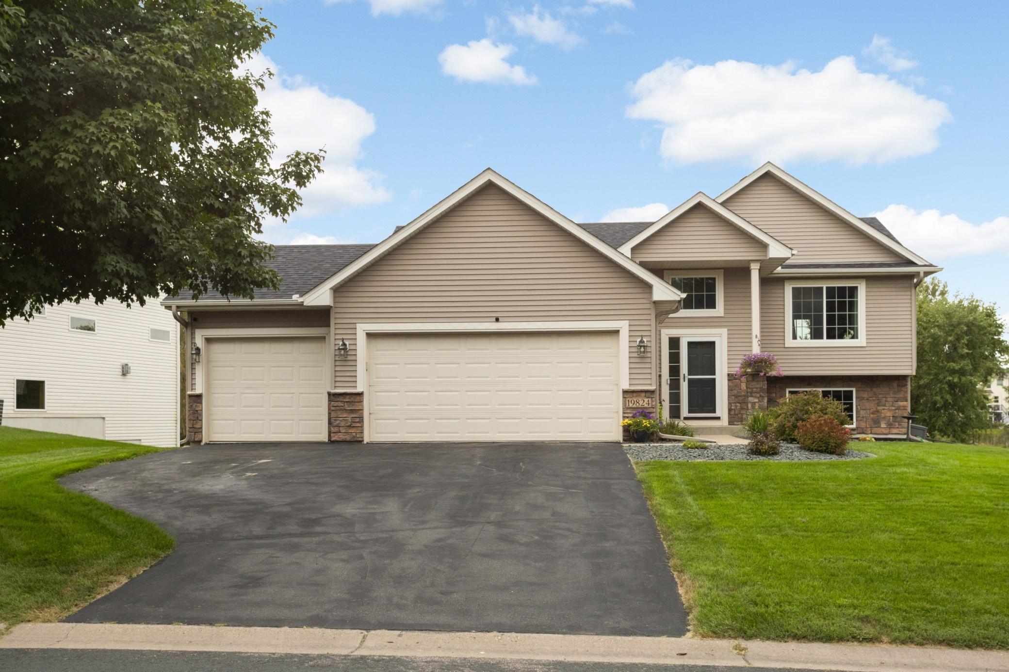 19824 Embers Ave, Farmington, MN 55024