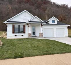 2563 Clubhouse Dr, Lake City, MN 55041