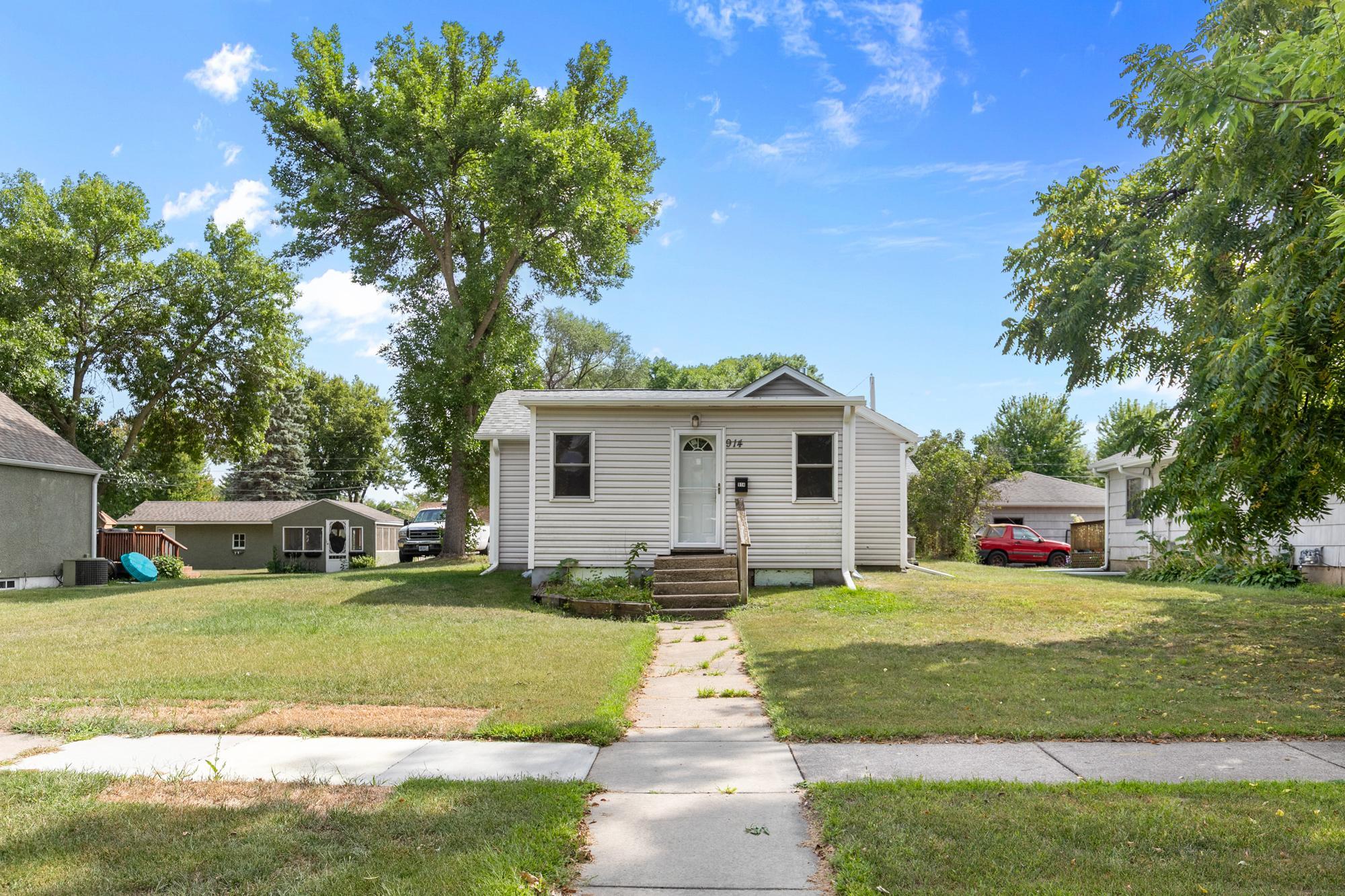 914 5th Ave W, Shakopee, MN 55379