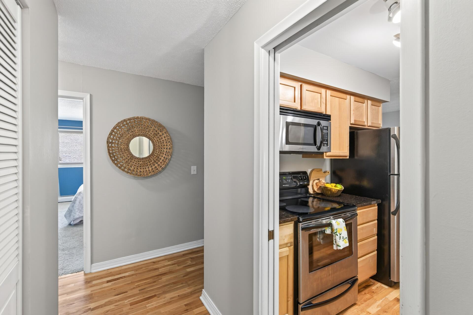 2727 W 43rd St #311, Minneapolis, MN 55410