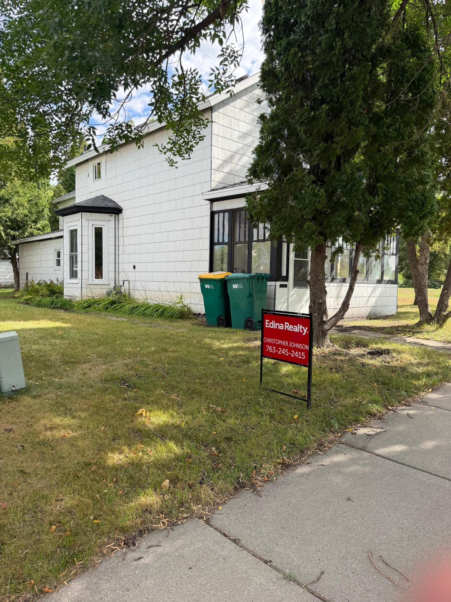 311 E 4th St, Crookston, MN 56716