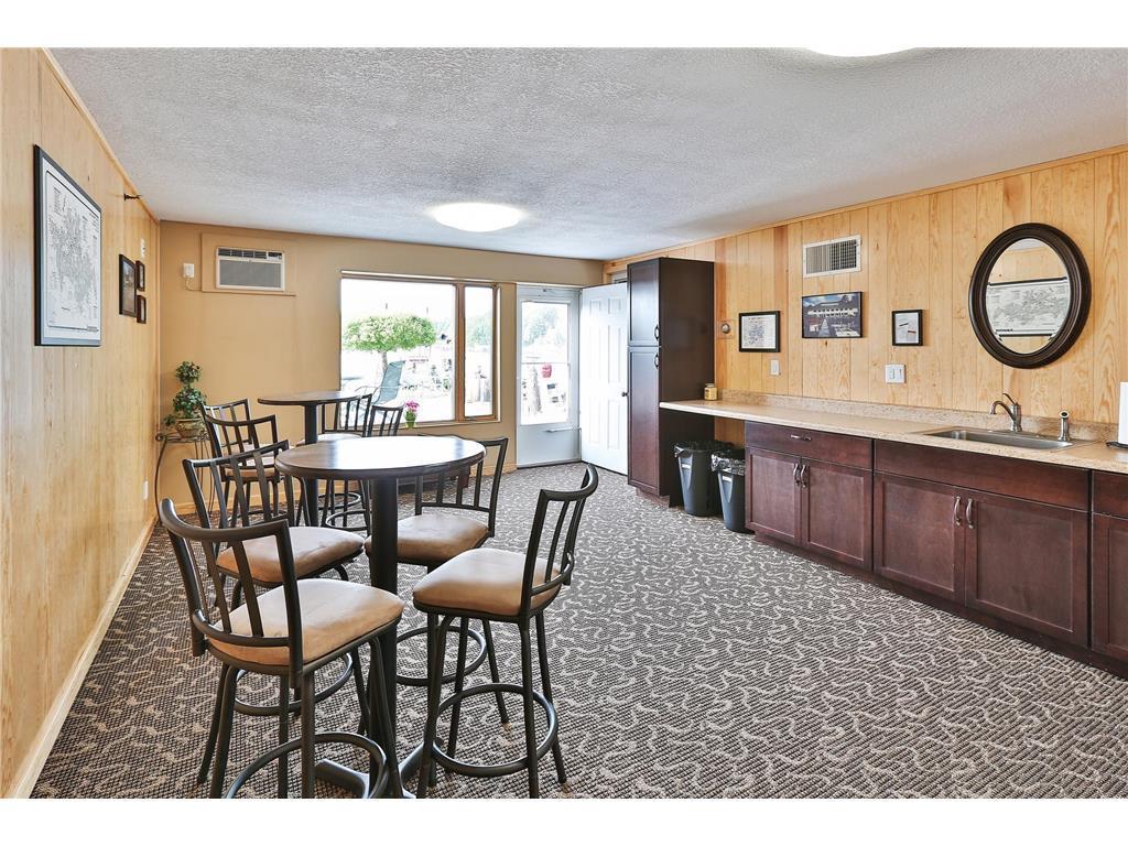 2670 Commerce Blvd #106, Mound, MN 55364