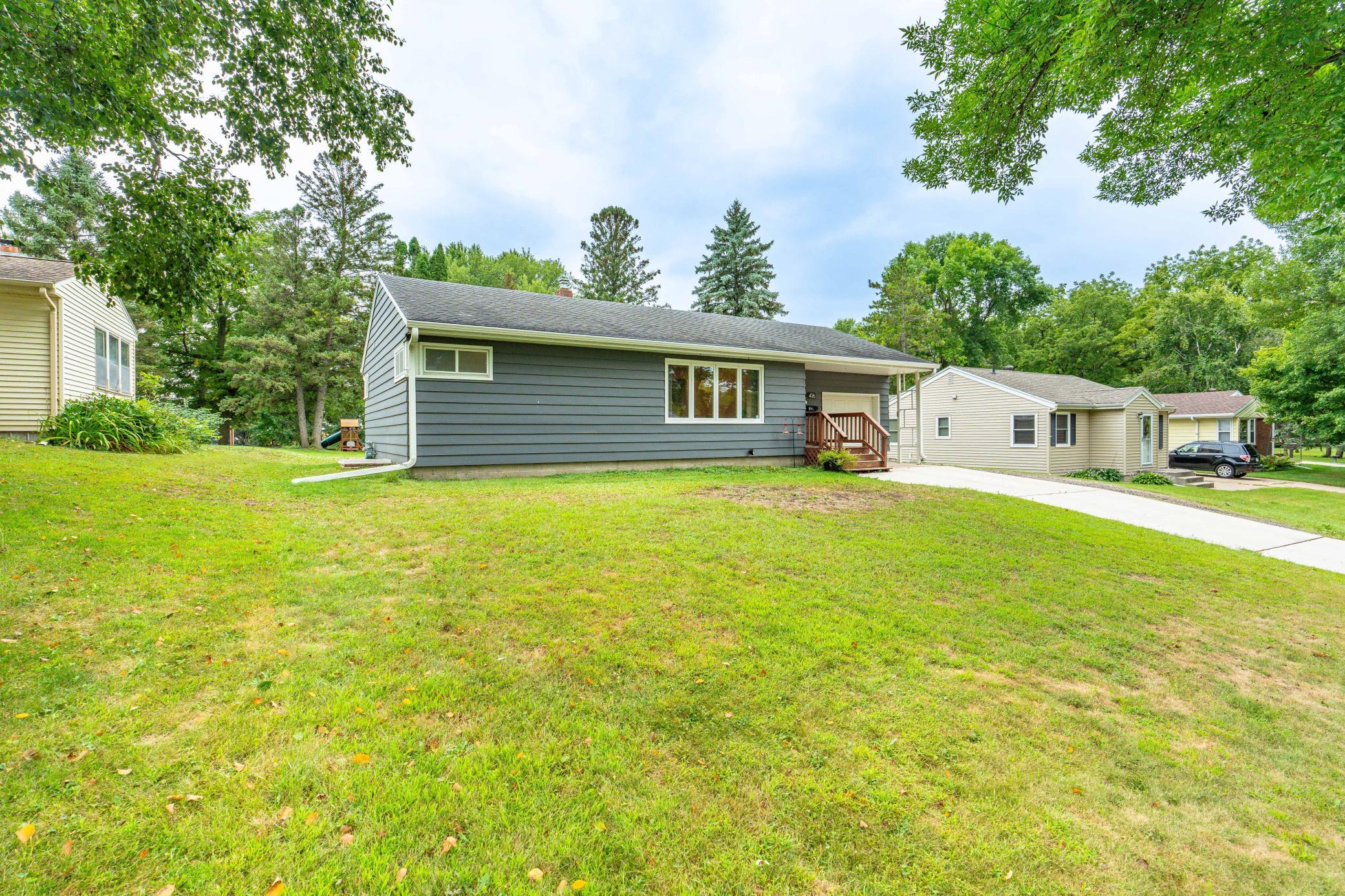 416 E Saint Charles Ave, Fergus Falls, MN 56537