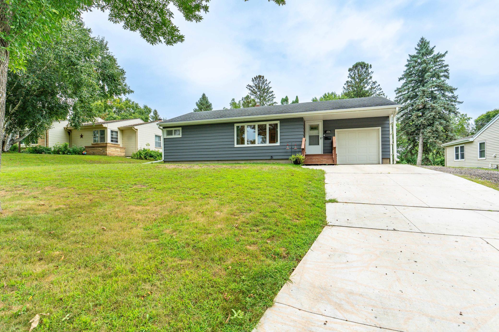 416 E Saint Charles Ave, Fergus Falls, MN 56537