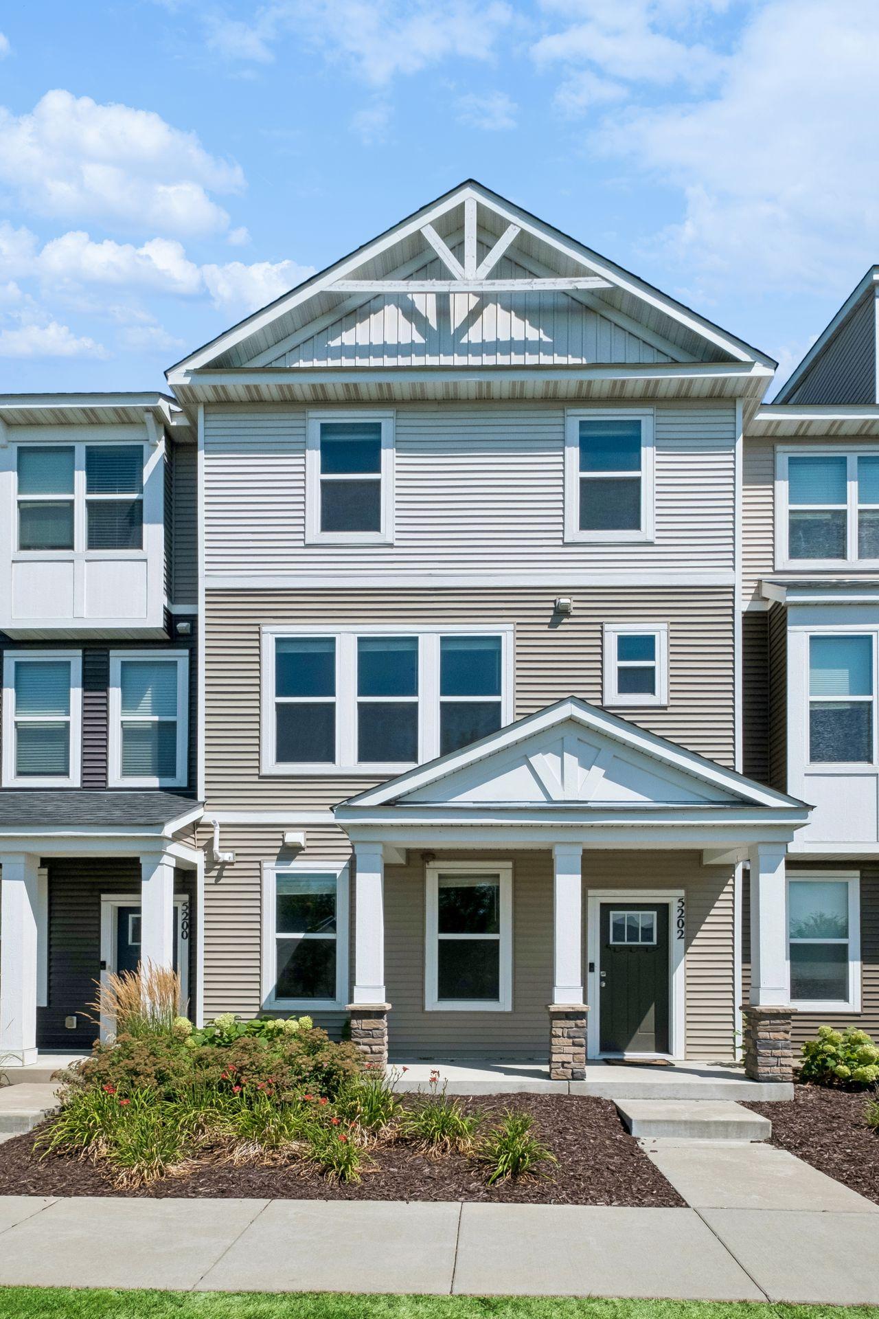 5202 Hampton St NE, Prior Lake, MN 55372