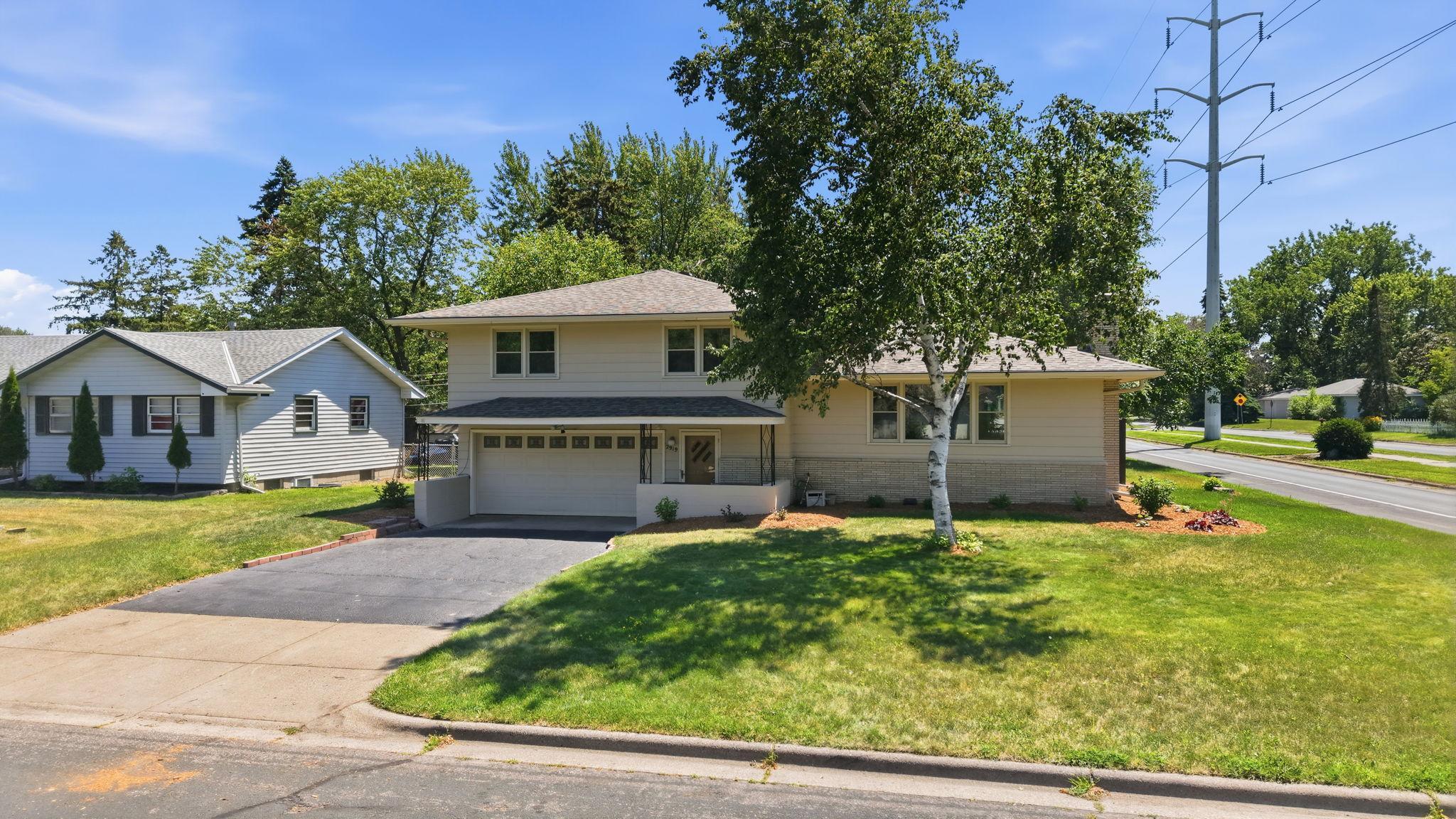 2919 64th Ave N, Brooklyn Center, MN 55430