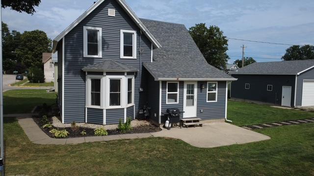 214 Maple St N, Mabel, MN 55954