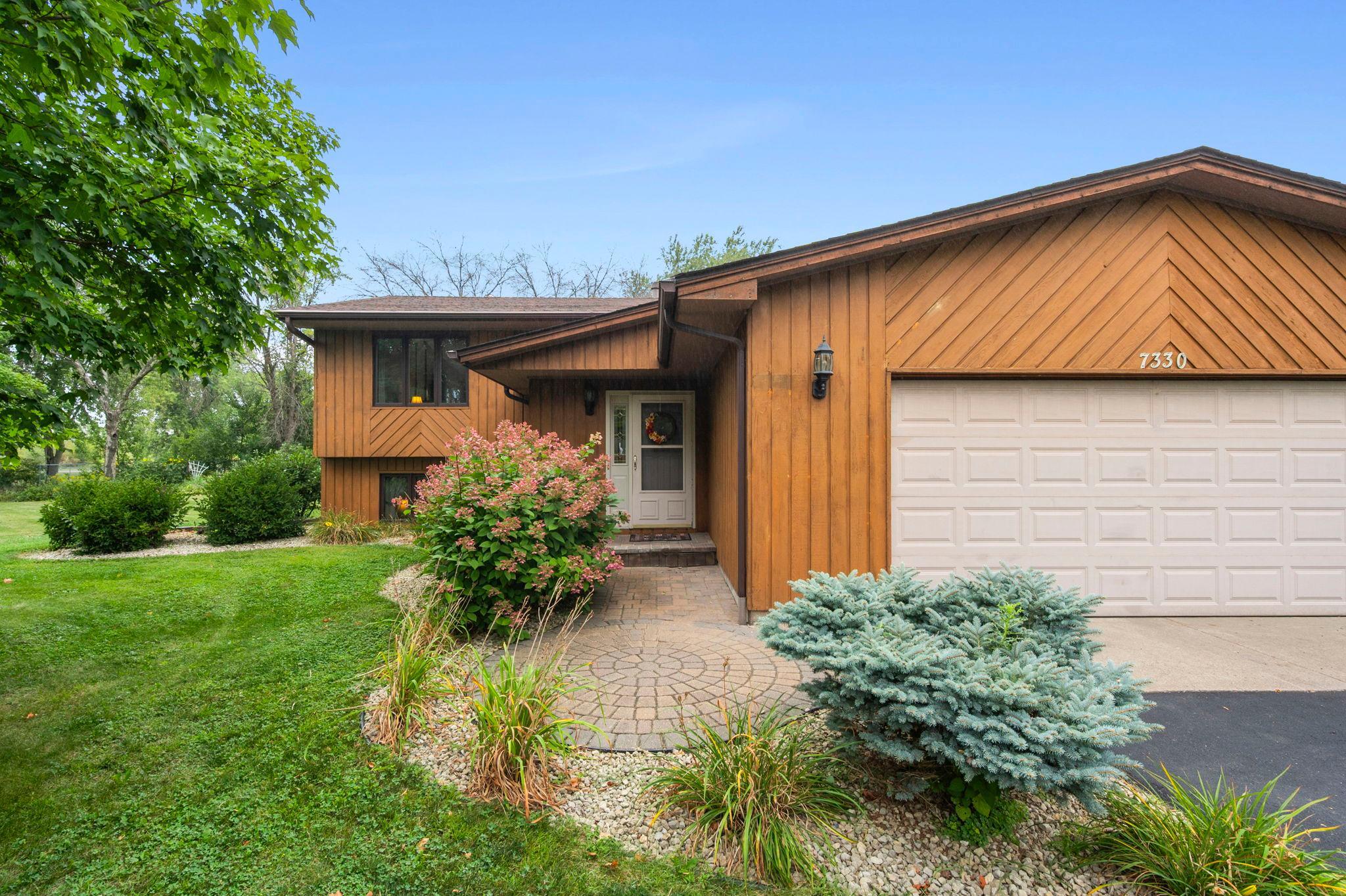 7330 208th St N, Forest Lake, MN 55025
