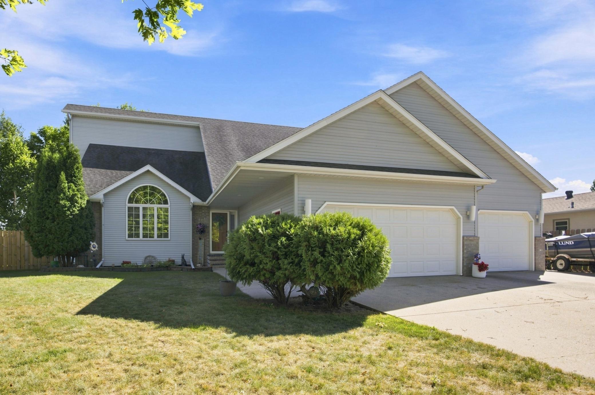 1975 29th Street Cir S, Moorhead, MN 56560
