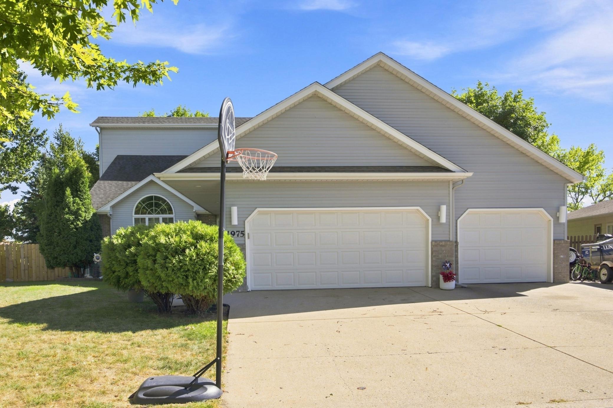 1975 29th Street Cir S, Moorhead, MN 56560