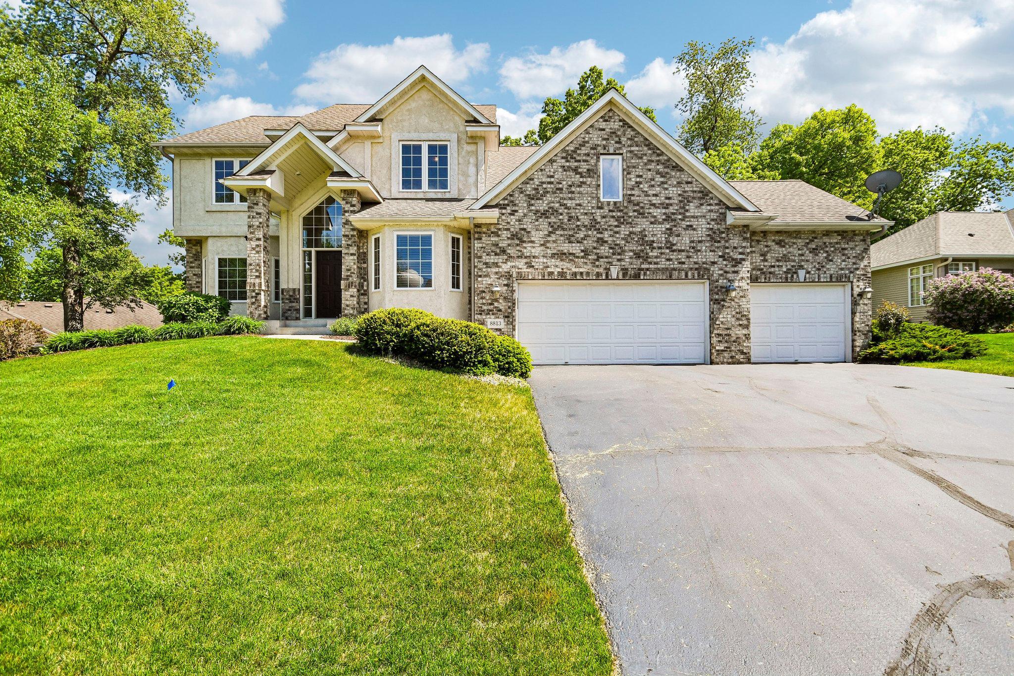 8813 Woodhill Dr, Savage, MN 55378