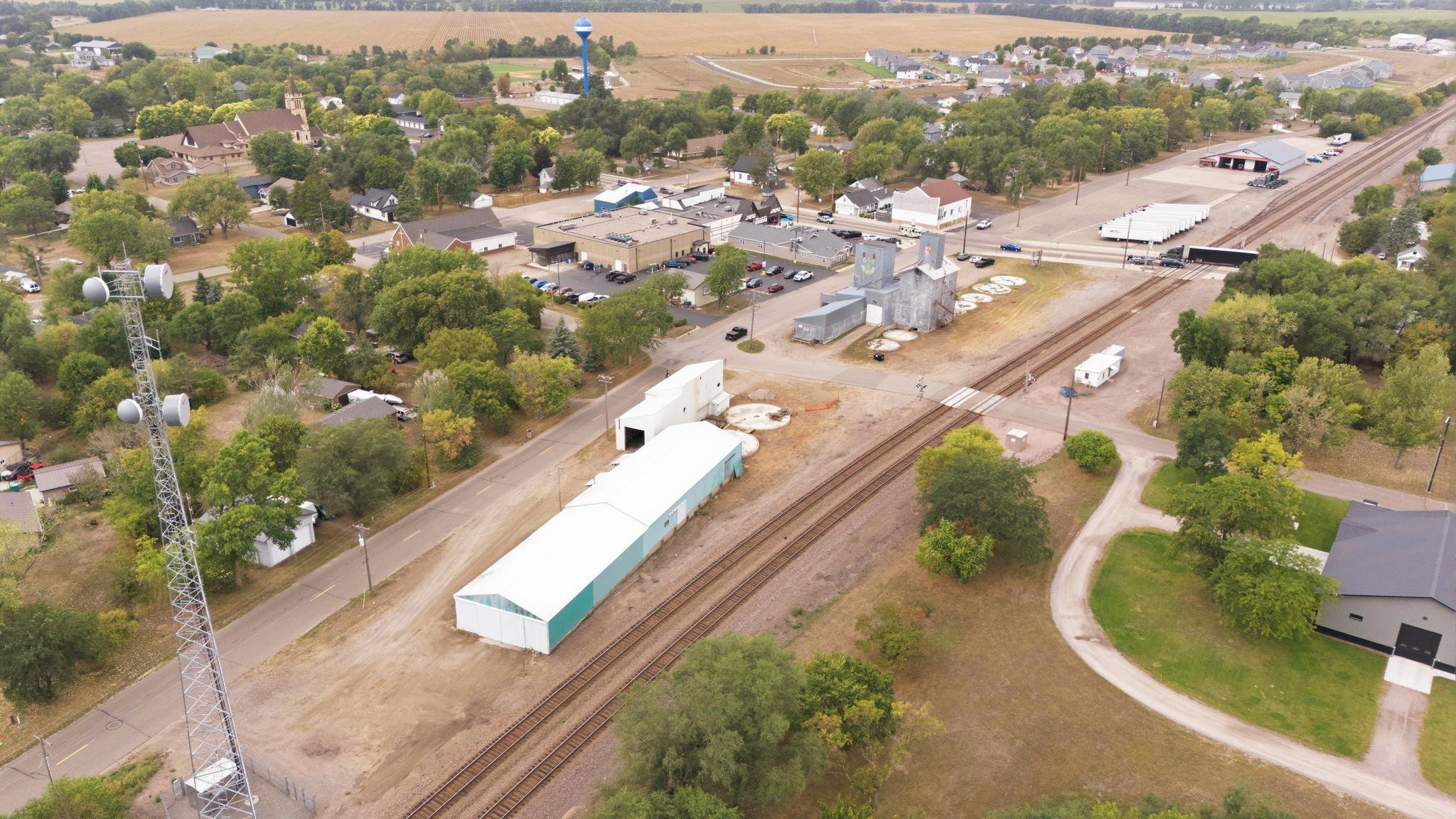 7918 State St, Clear Lake, MN 55319
