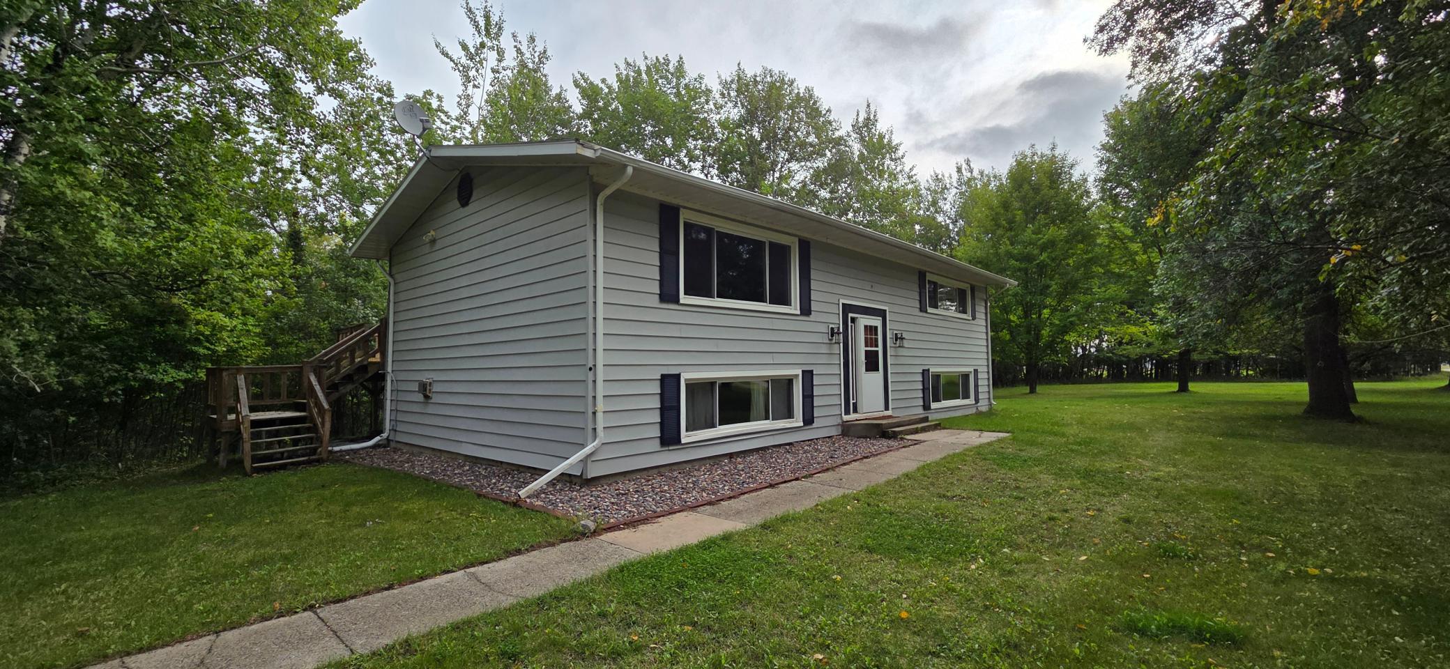102 Shorewood Dr, International Falls, MN 56649