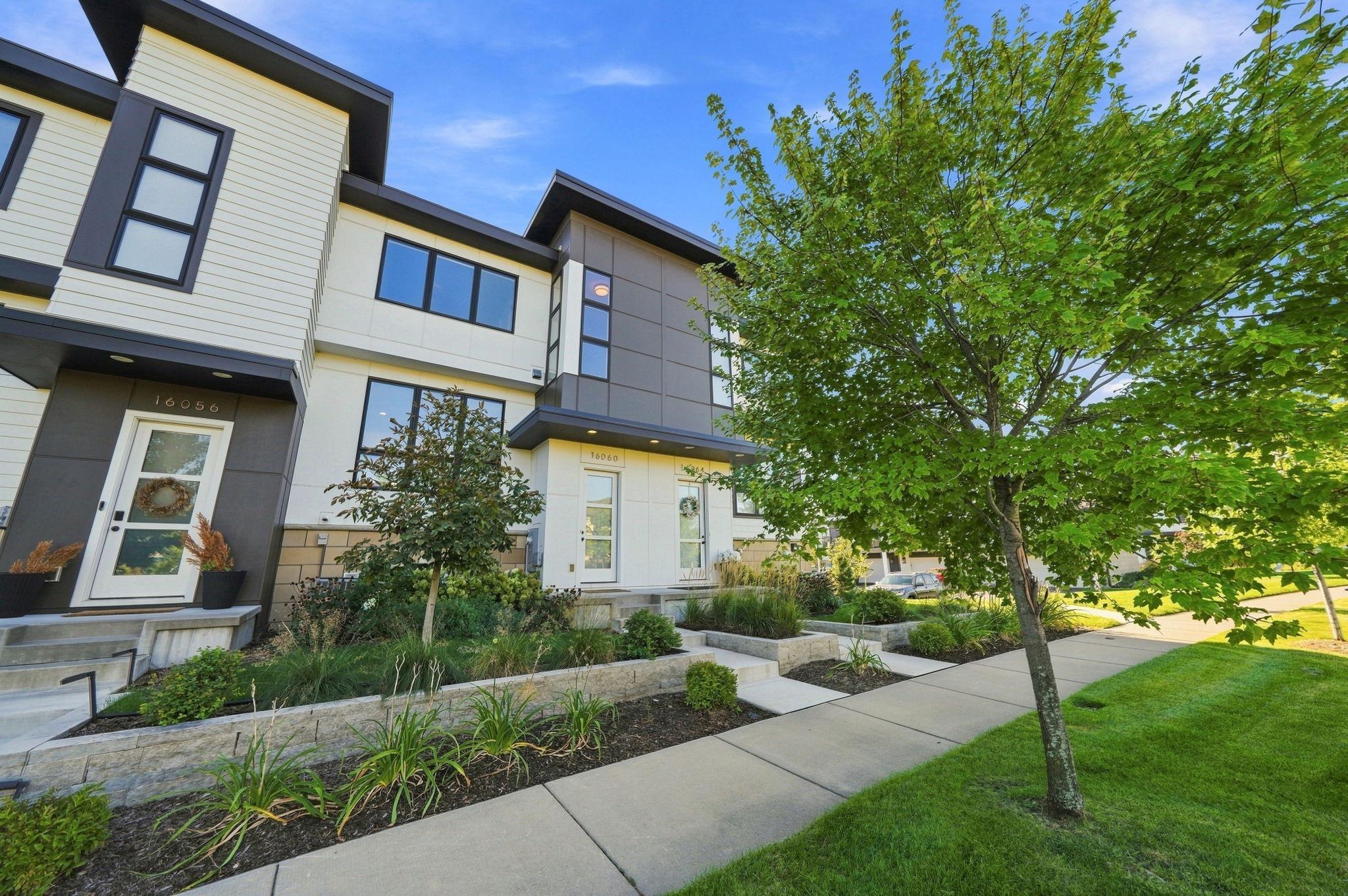 16060 Eagleview Dr, Lakeville, MN 55044