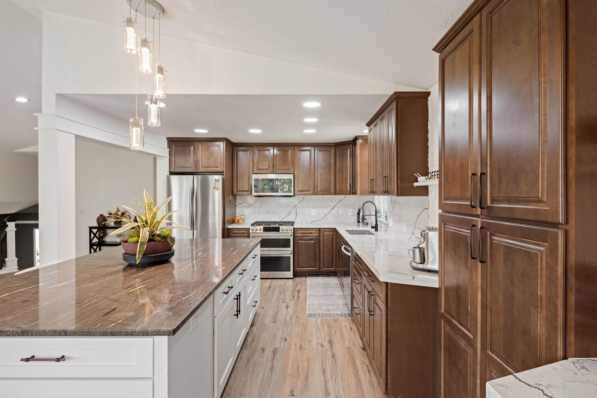 7712 N College Park Dr, Brooklyn Park, MN 55445