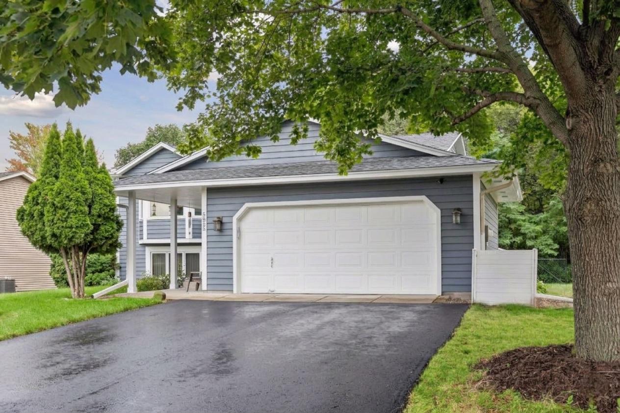 5855 W 140th St, Savage, MN 55378