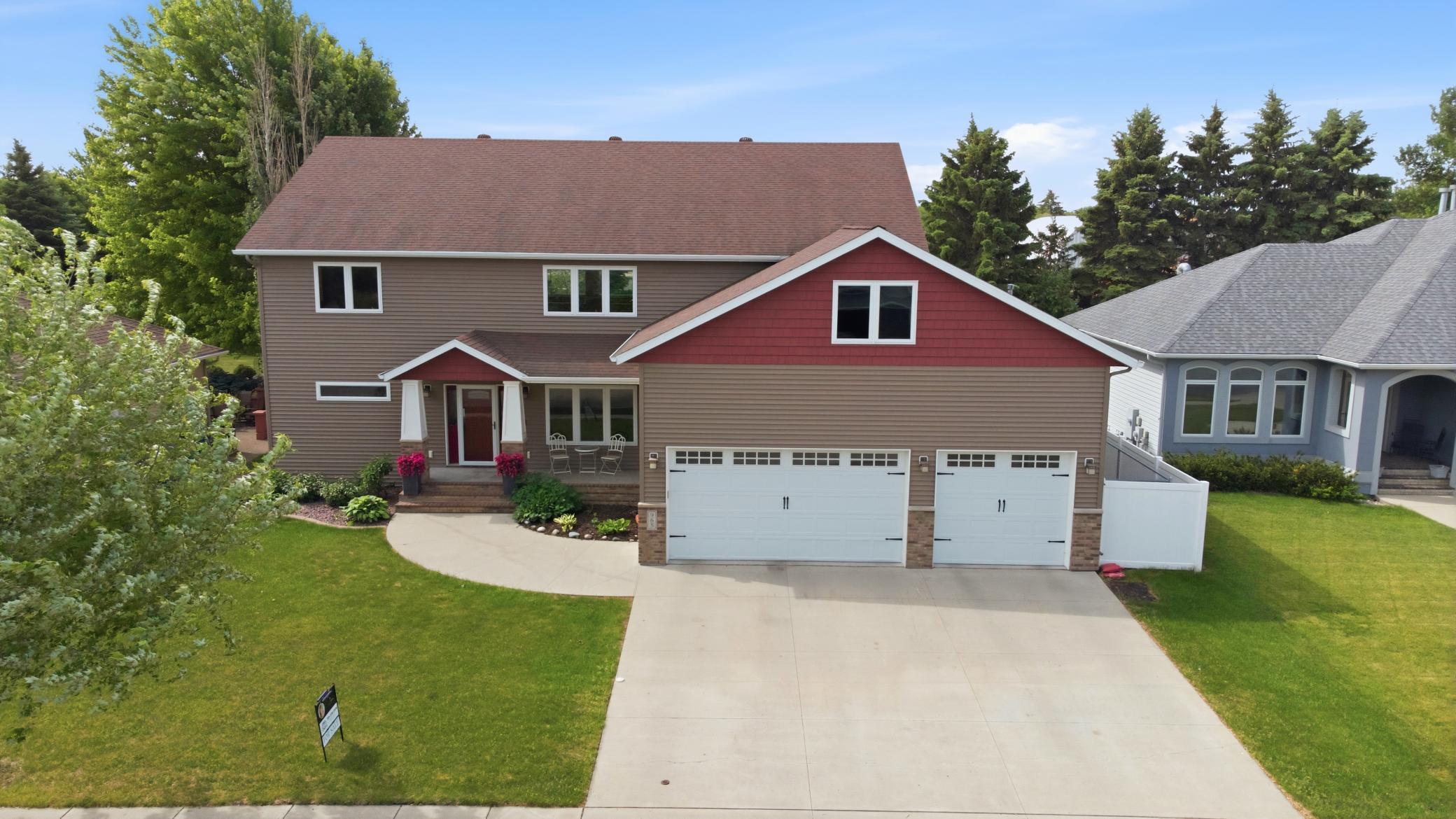 965 18th Avenue Cir N, Moorhead, MN 56560