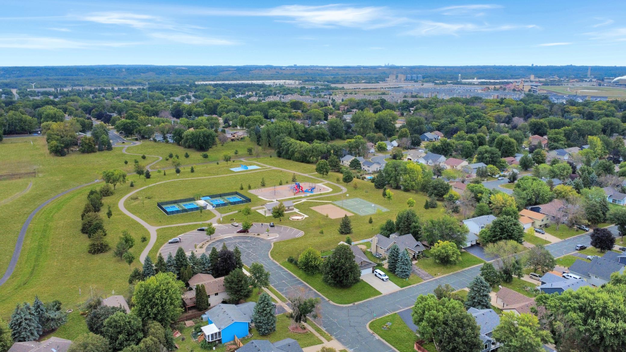 1239 Ruby Ln, Shakopee, MN 55379