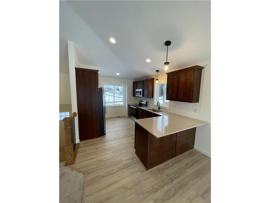 34026 Walbo Dr NW, Cambridge, MN 55008