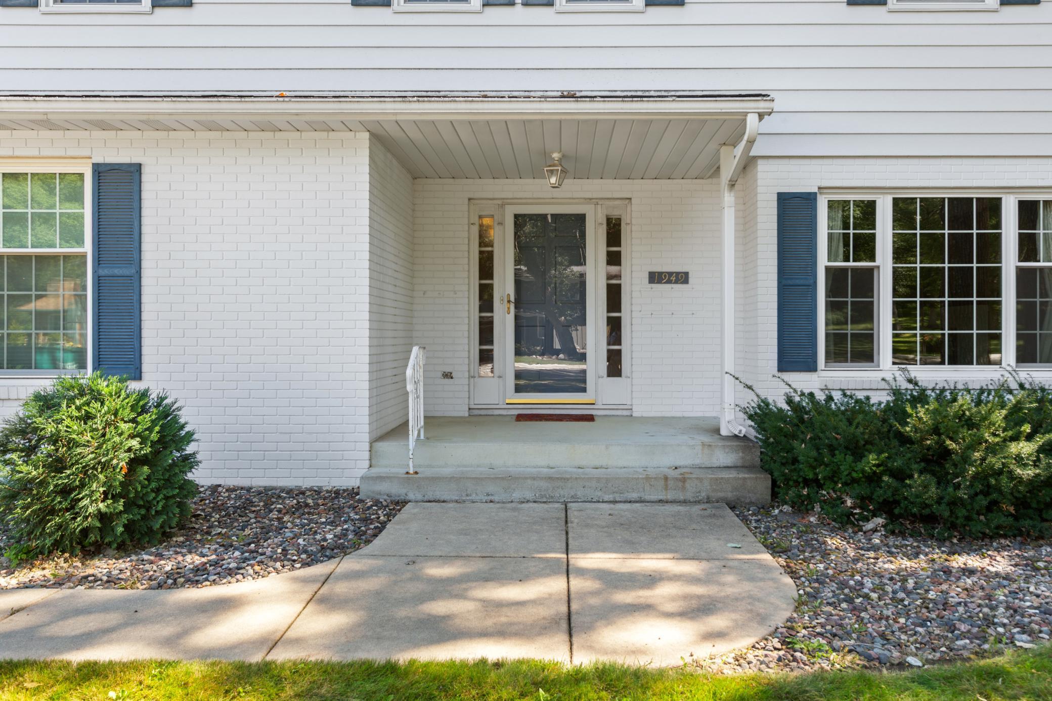 1949 Linn Dr, Owatonna, MN 55060