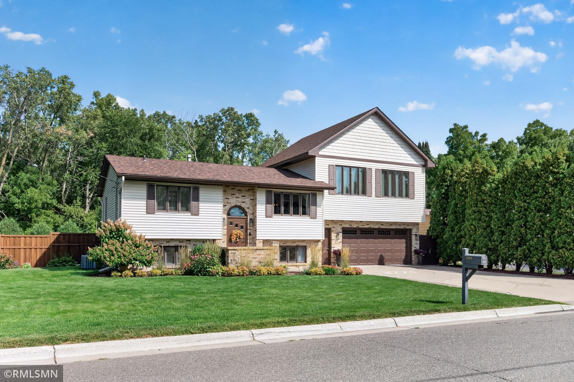 1905 Garden Ln, White Bear Lake, MN 55110