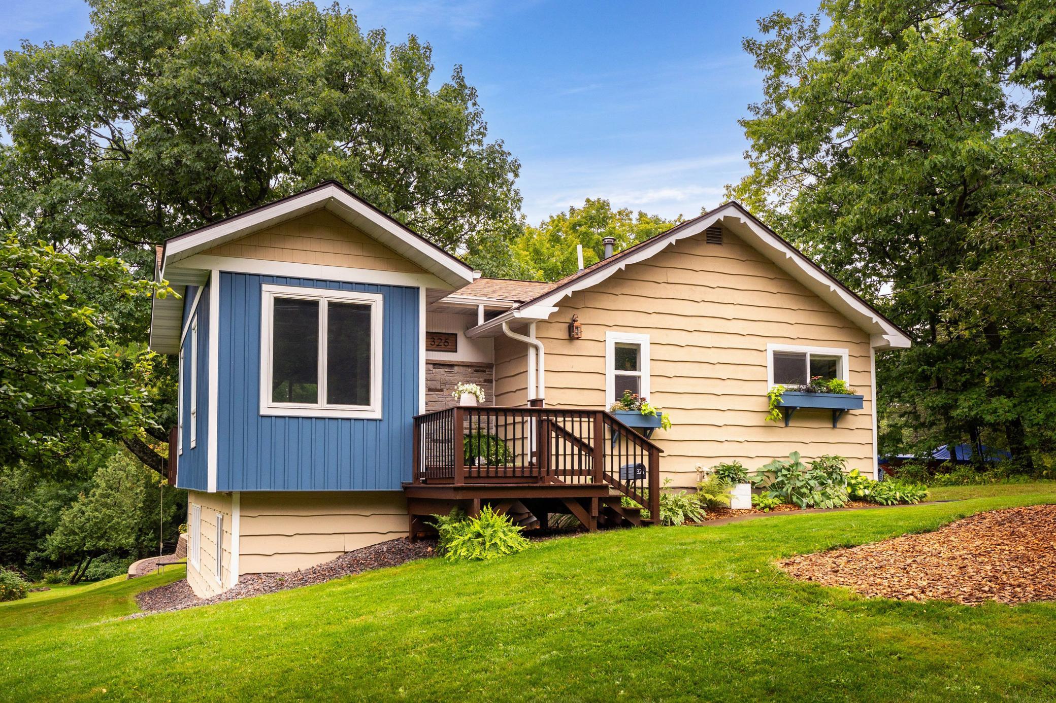 326 Bellis St, Duluth, MN 55803