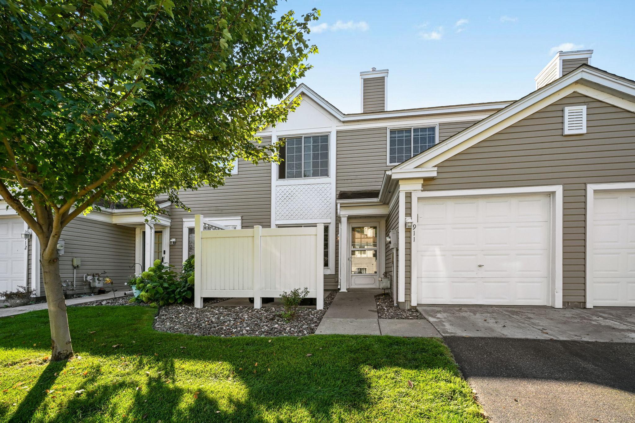 1883 121st Ln NW #911, Coon Rapids, MN 55448