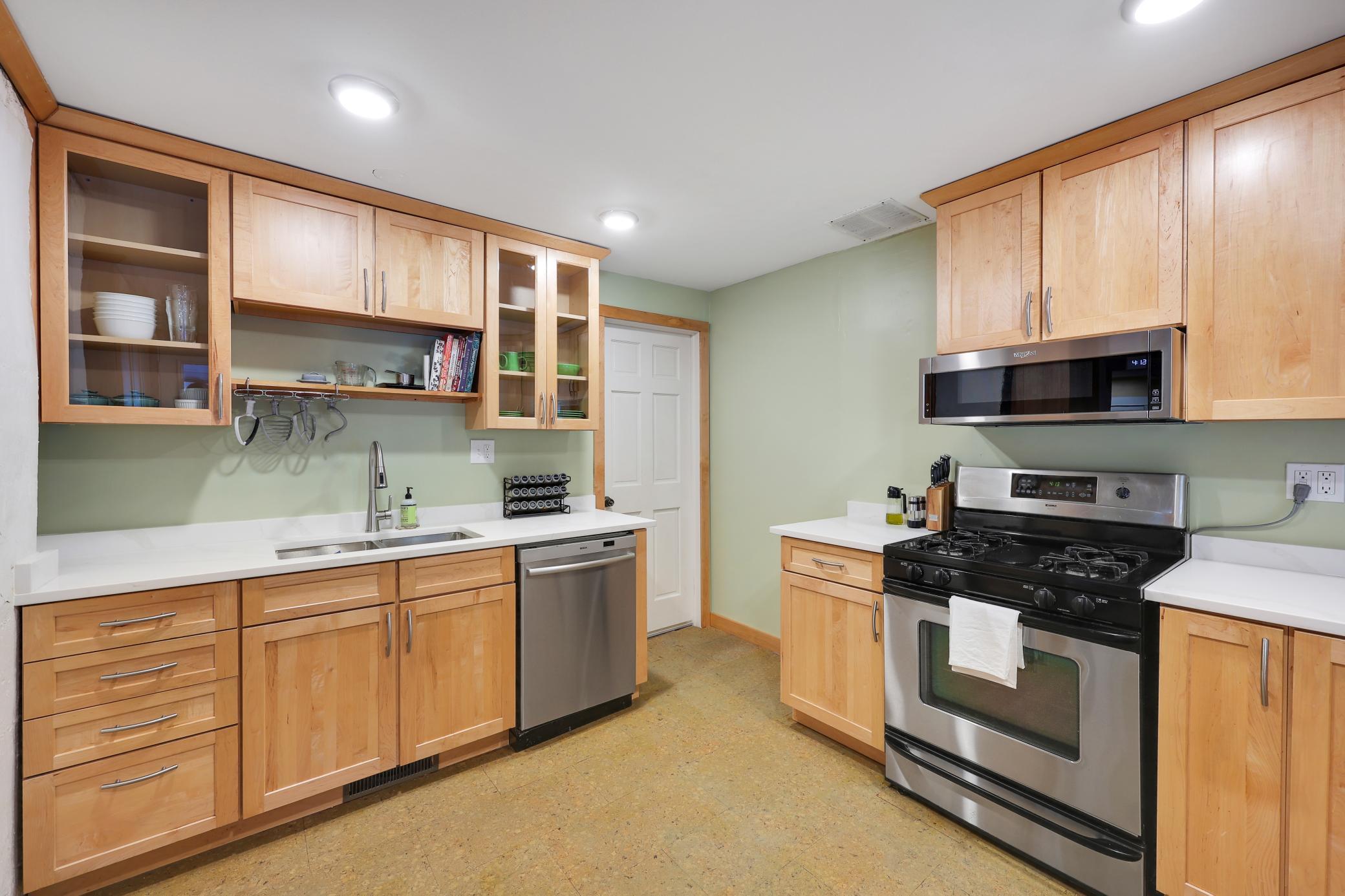 210 W 43rd St, Minneapolis, MN 55409