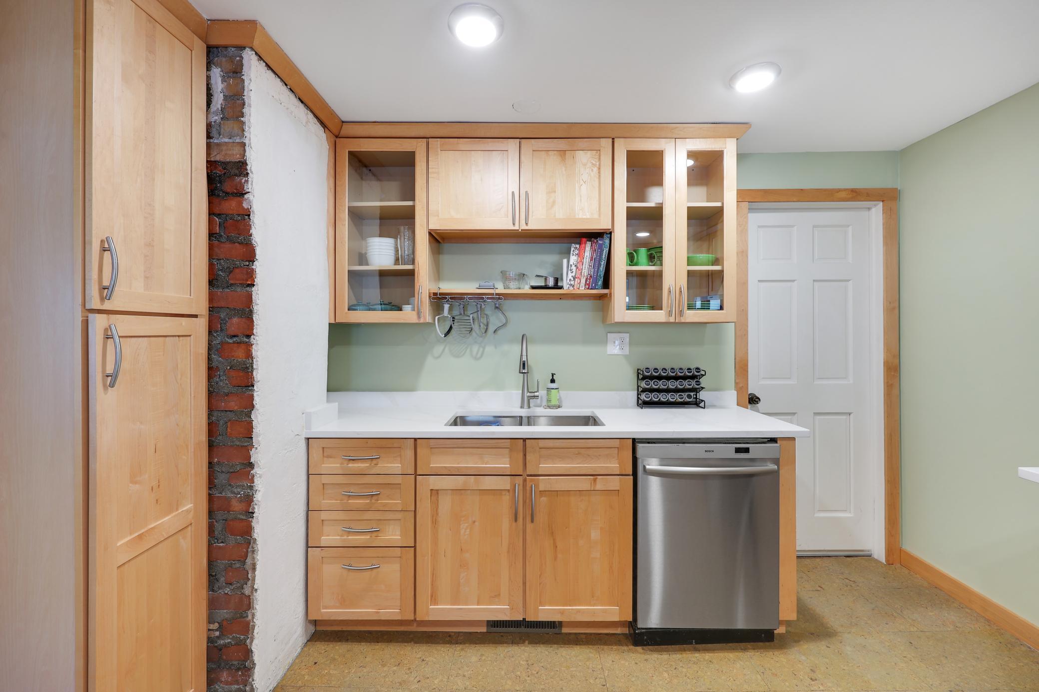 210 W 43rd St, Minneapolis, MN 55409
