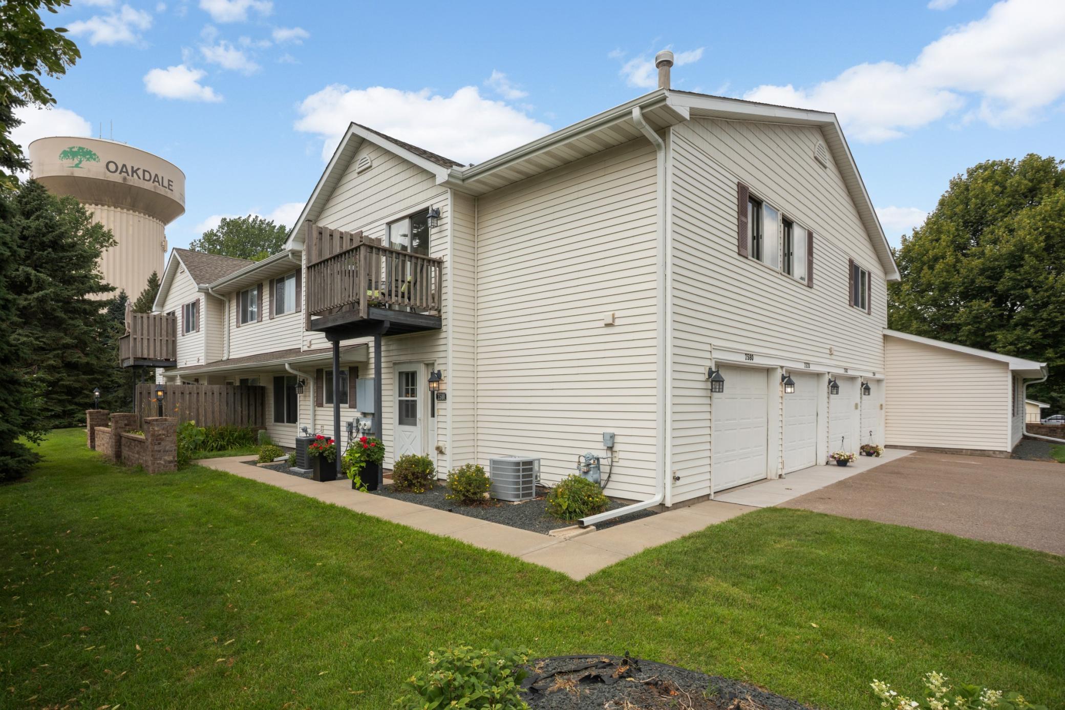 7580 13th St N, Oakdale, MN 55128