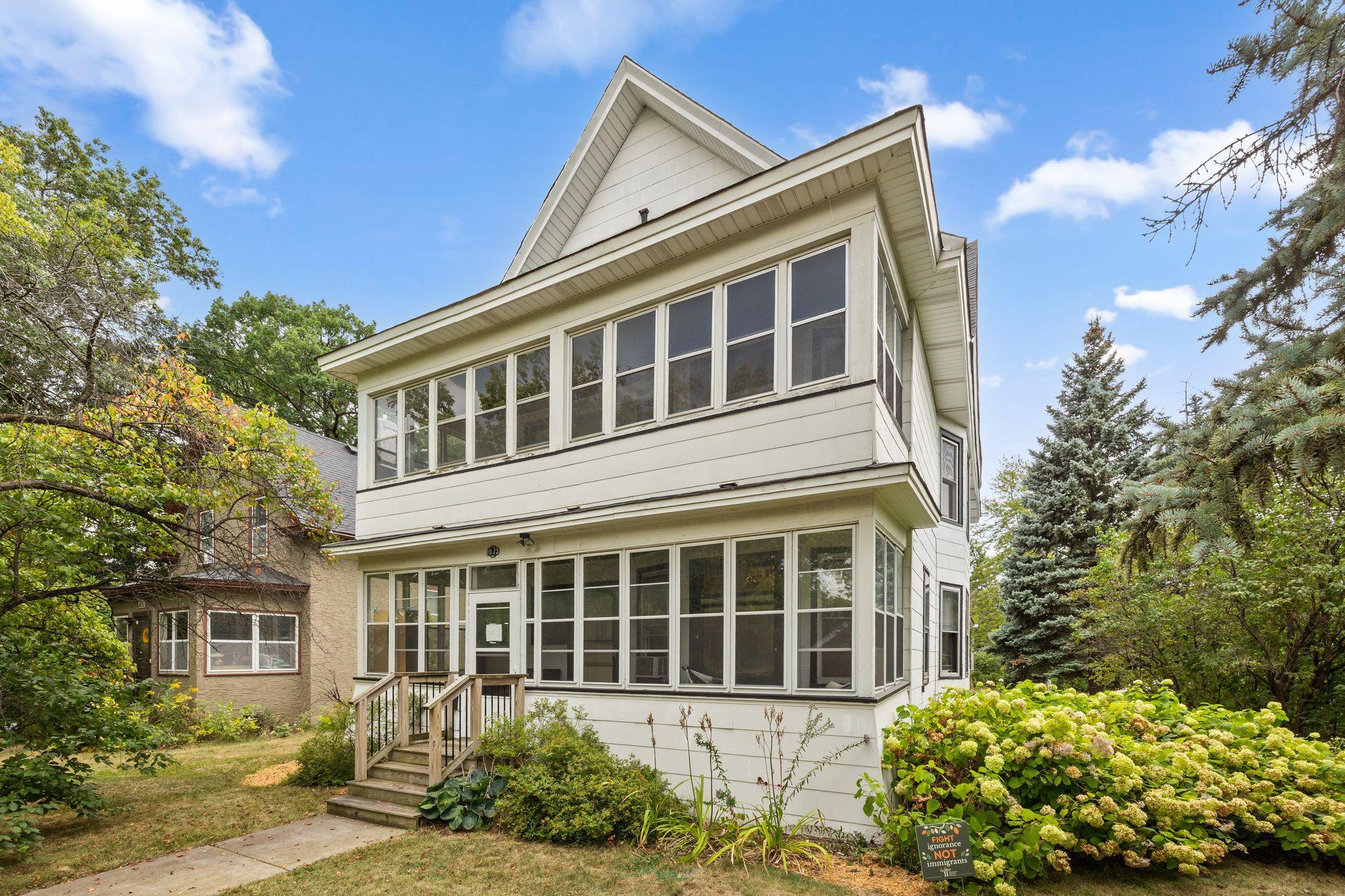 1075 Burr St, Saint Paul, MN 55130