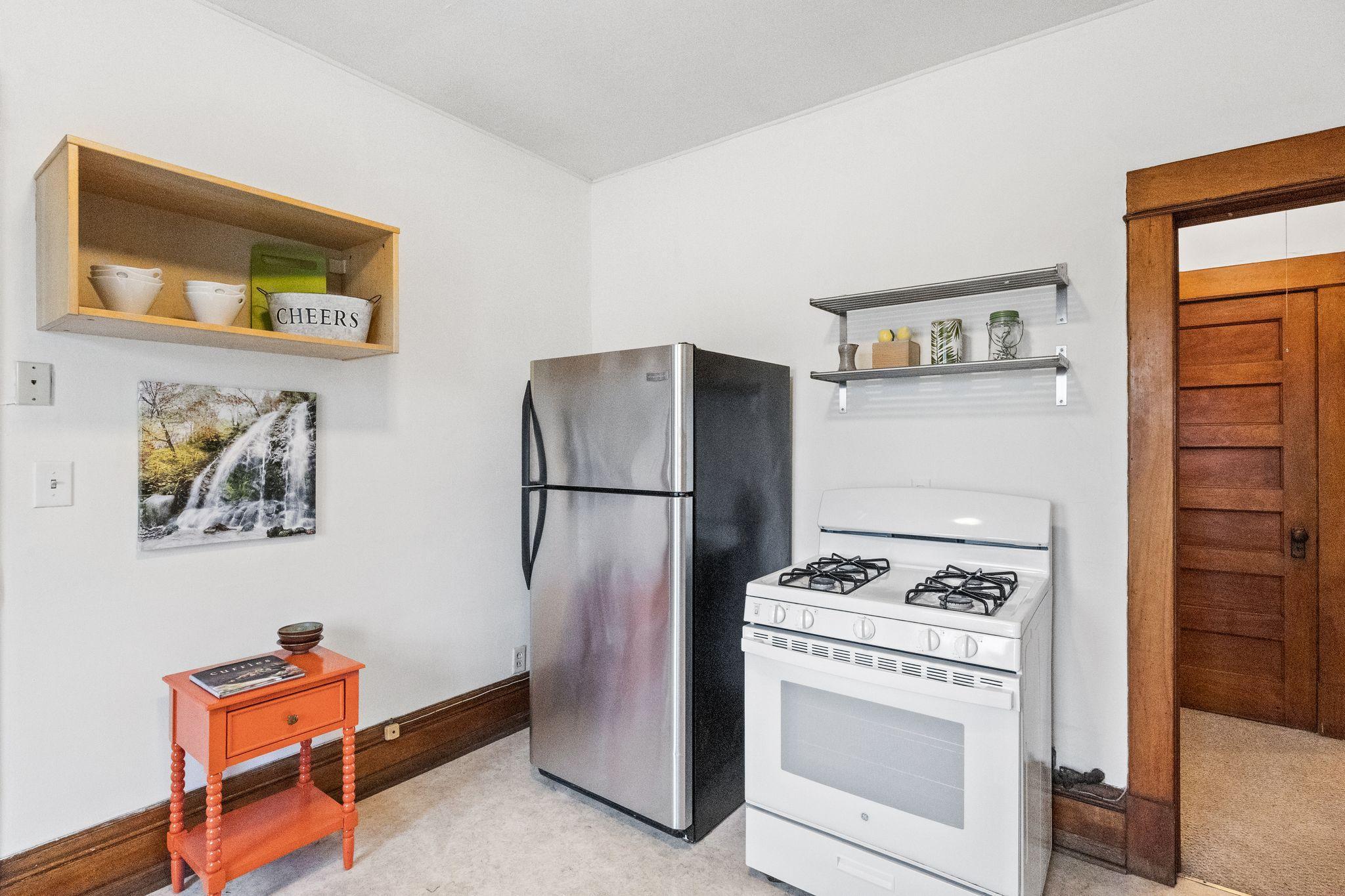 1075 Burr St, Saint Paul, MN 55130